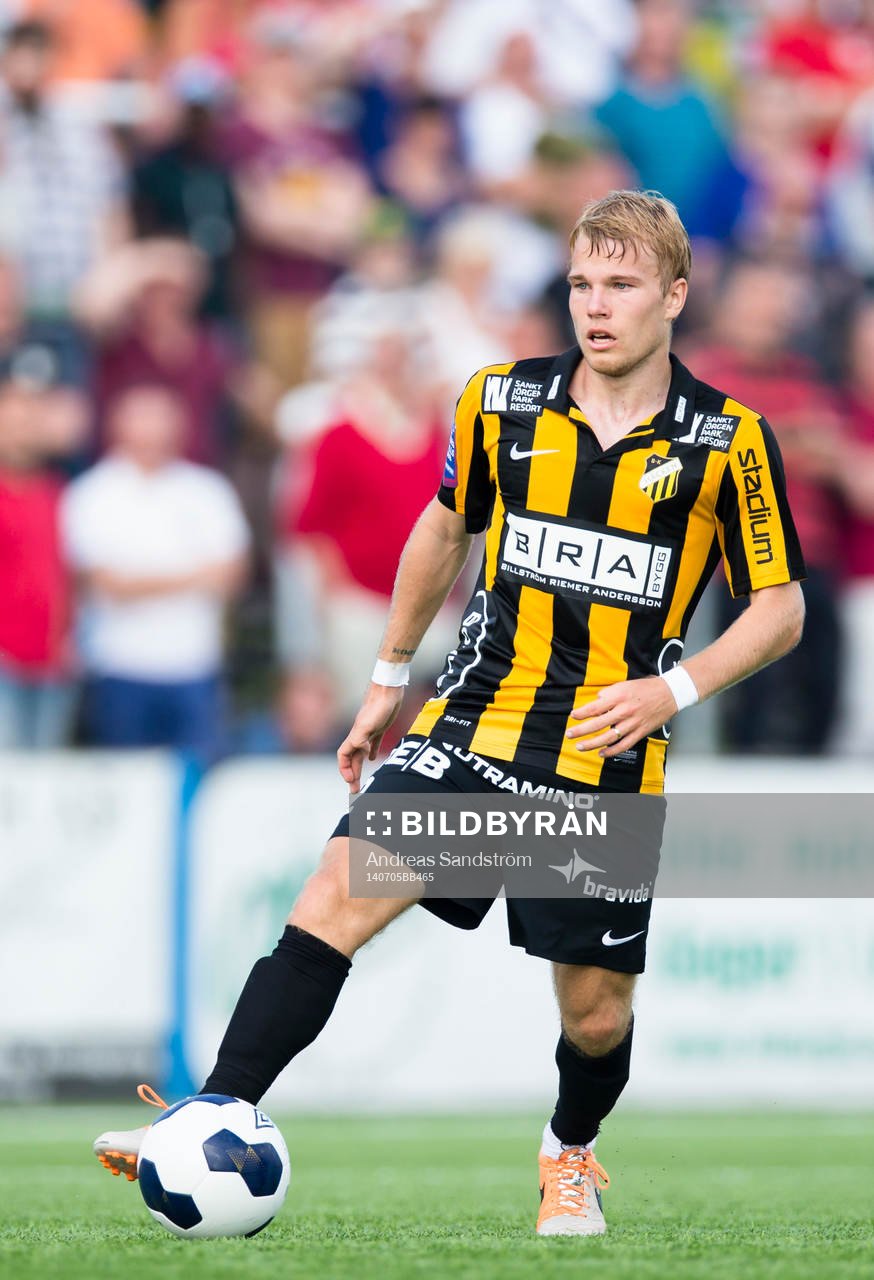 Häckens Oscar Lewicki under fotbollsmatchen i Allsvenskan mellan Gefle och Häcken den 5 Juli 2014 i Gävle. 
