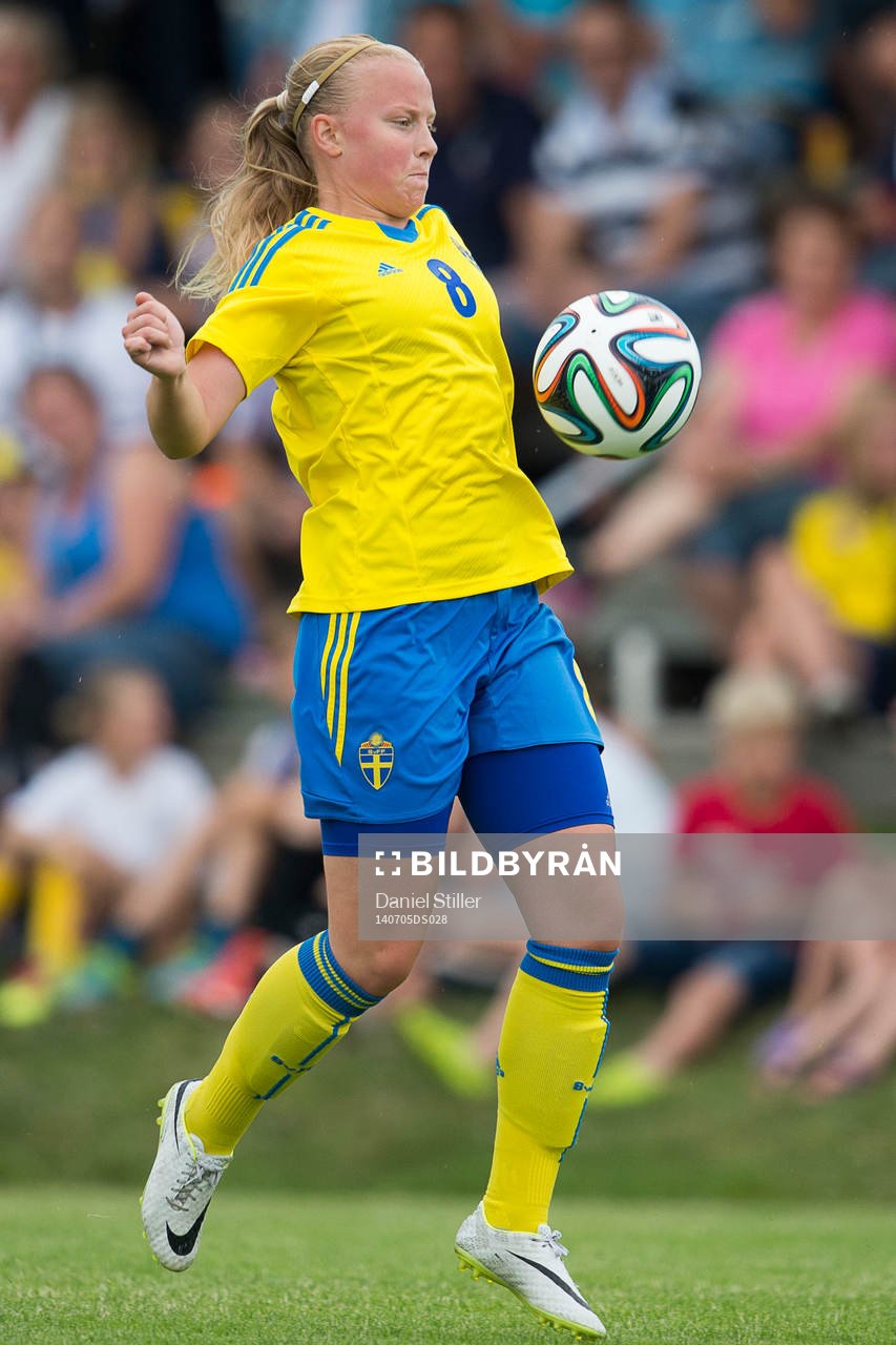 Sveriges Ebba Wieder under en träningslandskamp mellan Sverige och Holland F16 den 5 juli 2014 i Henån.