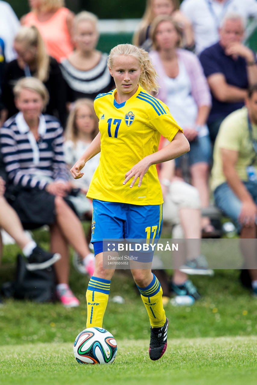 Sveriges Lina Malmborg under en träningslandskamp mellan Sverige och Holland F16 den 5 juli 2014 i Henån.