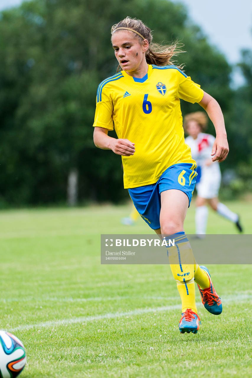 Sveriges Sarah Mellouk under en träningslandskamp mellan Sverige och Holland F16 den 5 juli 2014 i Henån.