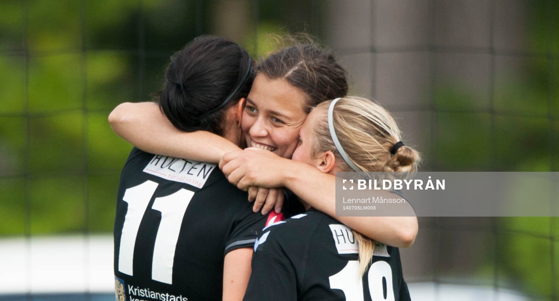 Kristianstads Marija Basunic har gjort 0-1 och jublar och