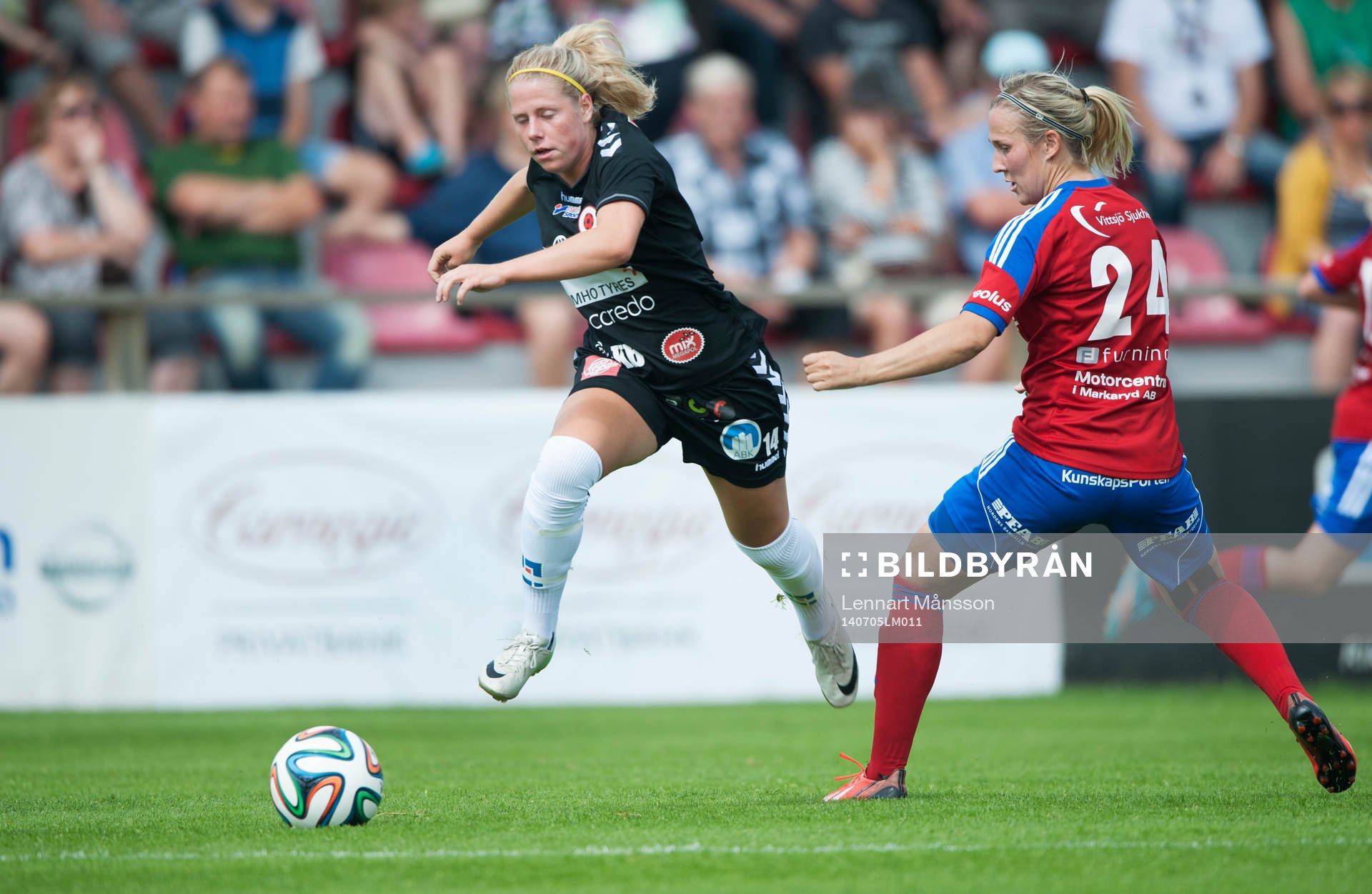 Kristianstads Tova Nilsson och Vittsjös  Kirsty Yallop i