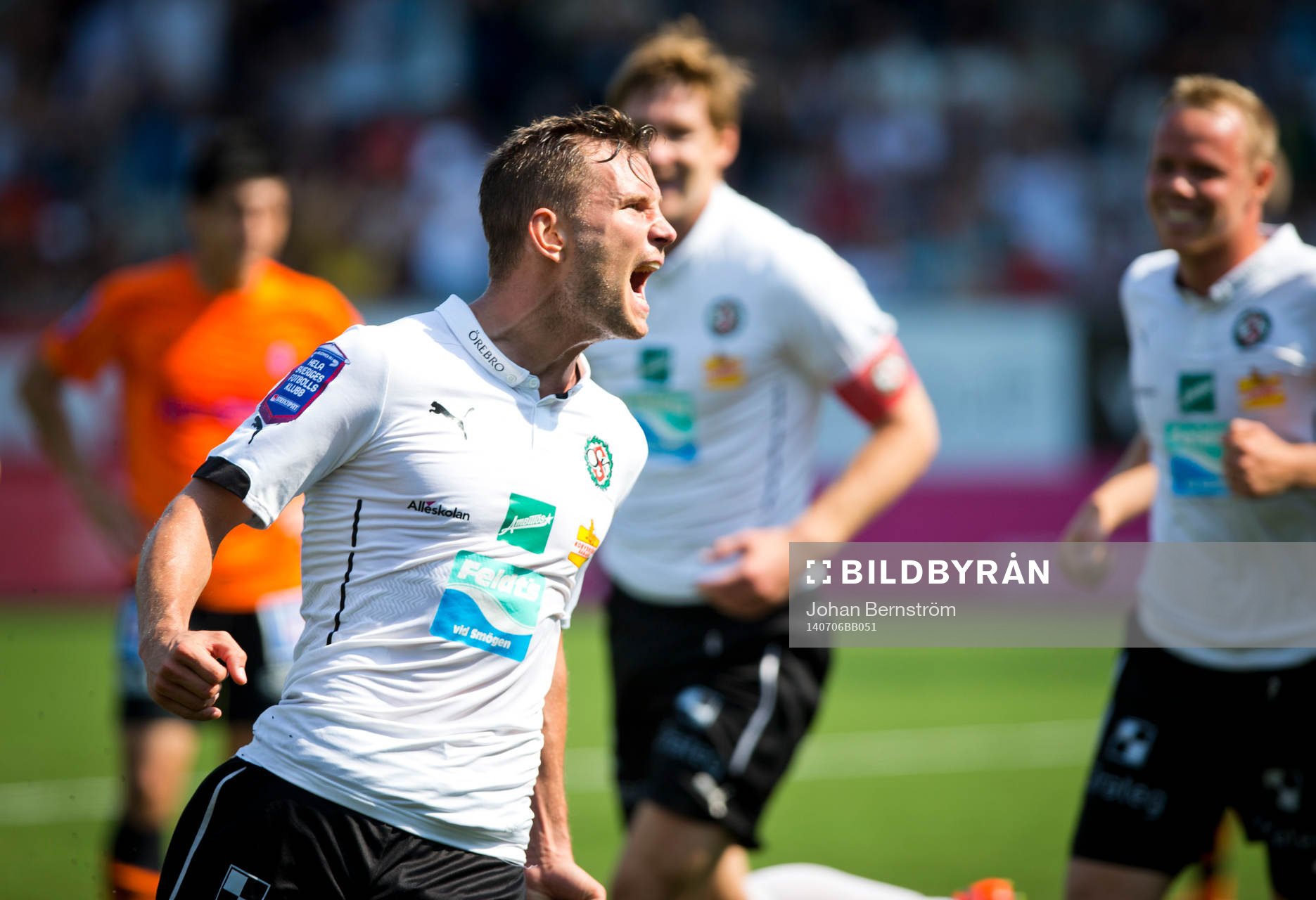 Örebros Robert Åhman Persson gör 2-0 och jublar