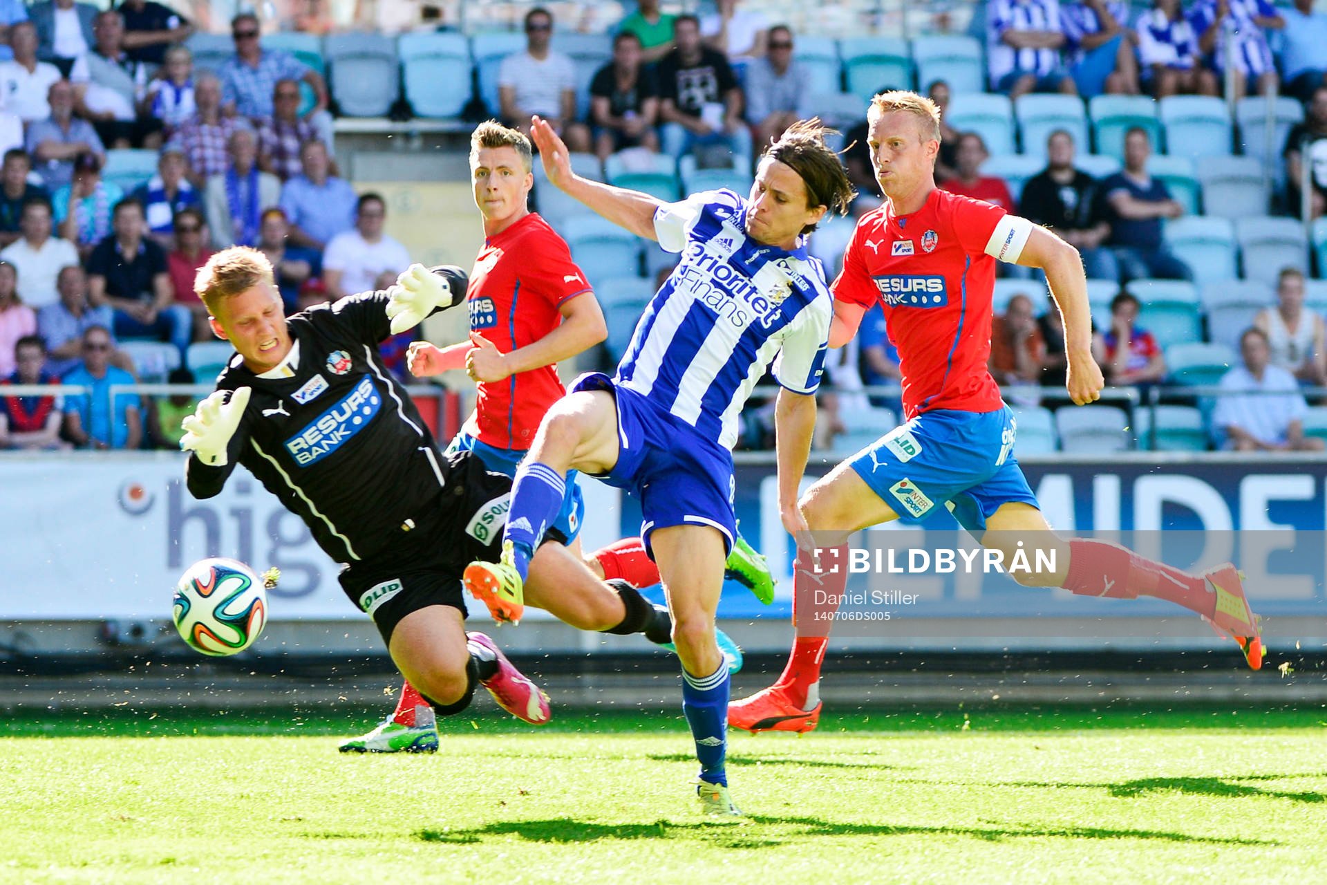 IFK Göteborgs Lasse Vibe i ett friläge mot Helsingborgs
