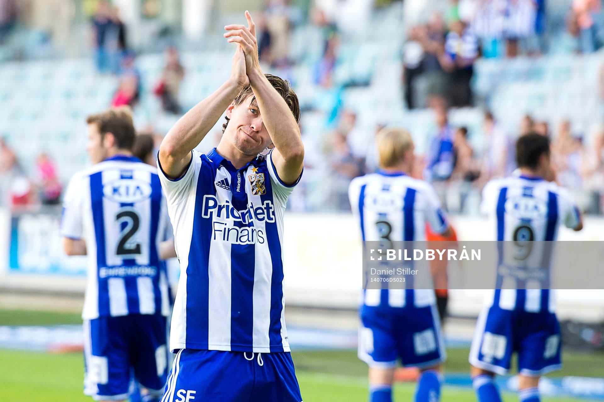 IFK Göteborgs Lasse Vibe tackar publiken