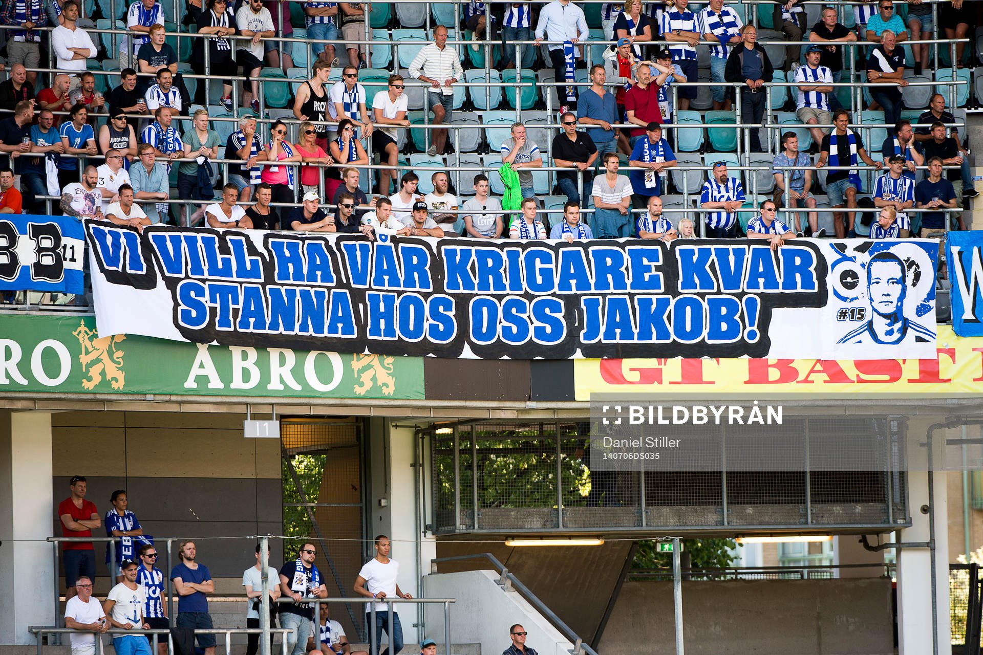 IFK Göteborgs supportrar har satt upp en banderoll med