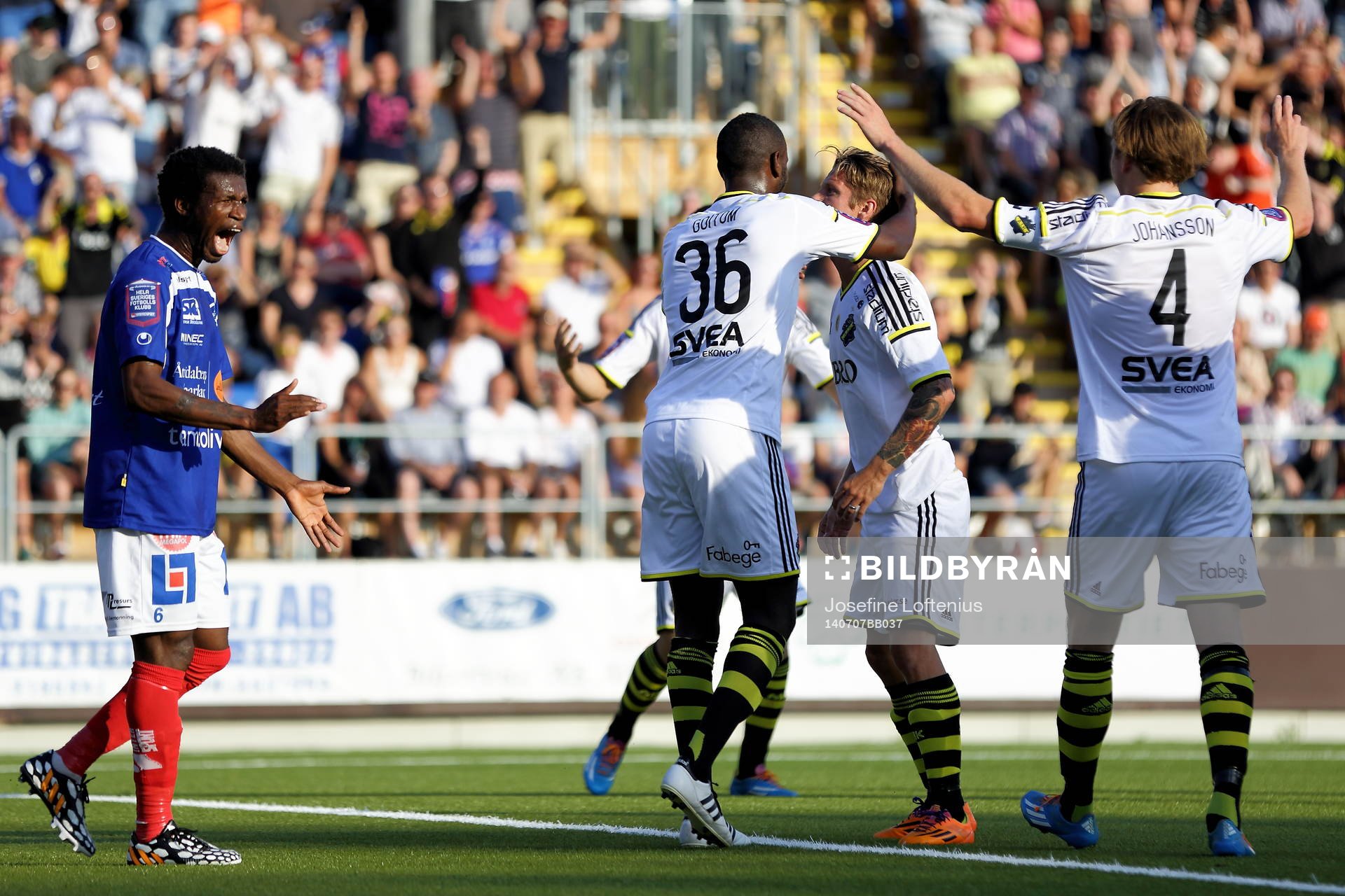 AIK jublar och Åtvidabergs Mohamed Abubakari reagerar