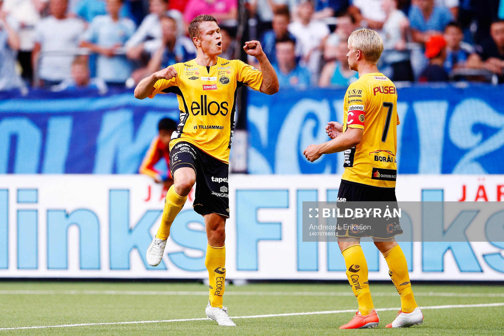 Elfsborgs Viktor Claesson (vänster) jublar