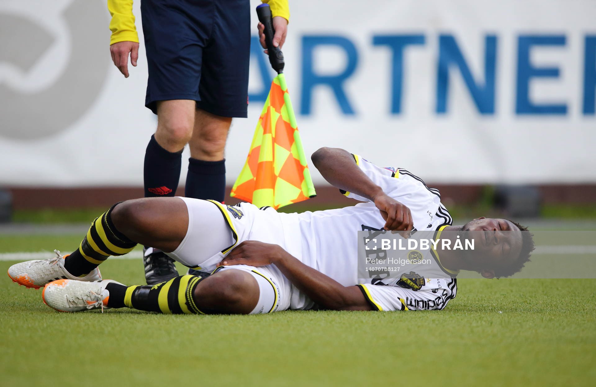 AIK:s Kennedy Igboananike under fotbollsmatchen i Allsvenskan mellan Åtvidaberg och AIK den 12 maj 2014 i Åtvidaberg.