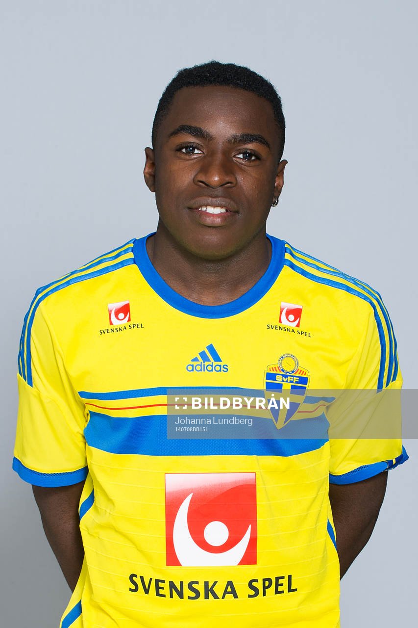 Rickson Mansiamina, som spelar i P16/97-landslaget, poserar för ett porträtt den 8 juli 2014 i Stockholm.