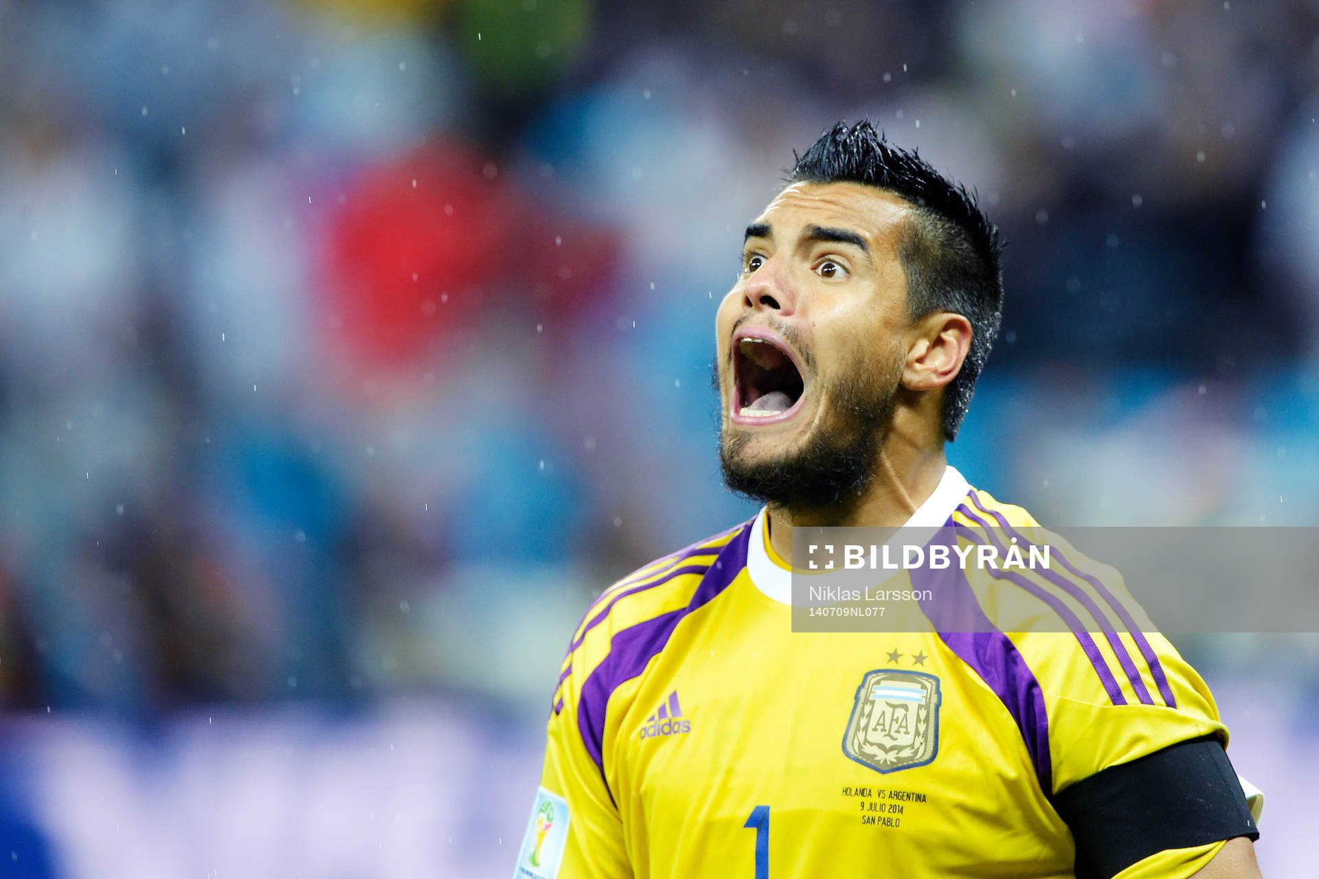 Argentinas målvakt Sergio Romero jublar