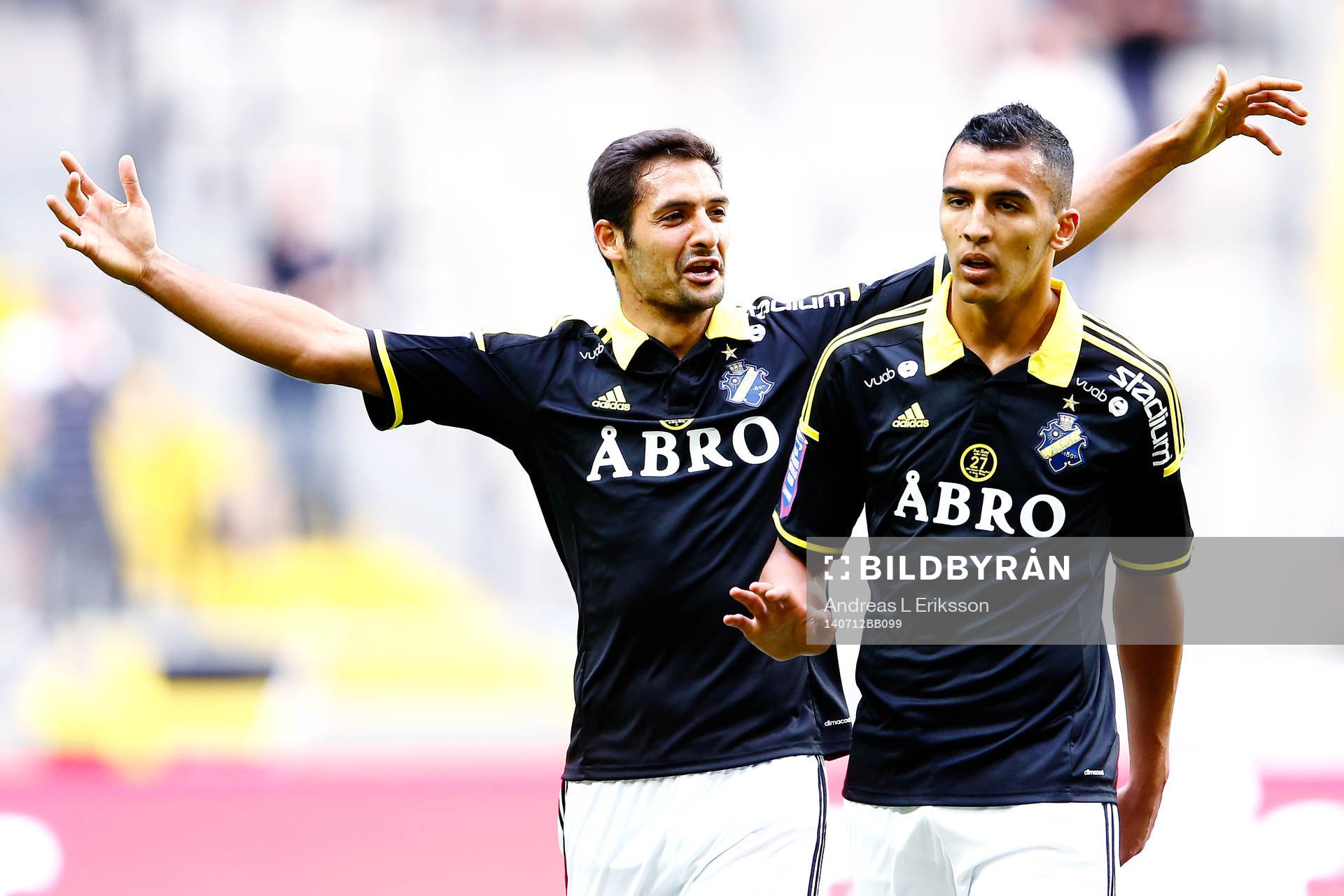 s Nabil Bahoui (höger) gör 1-0 och Celso Borges