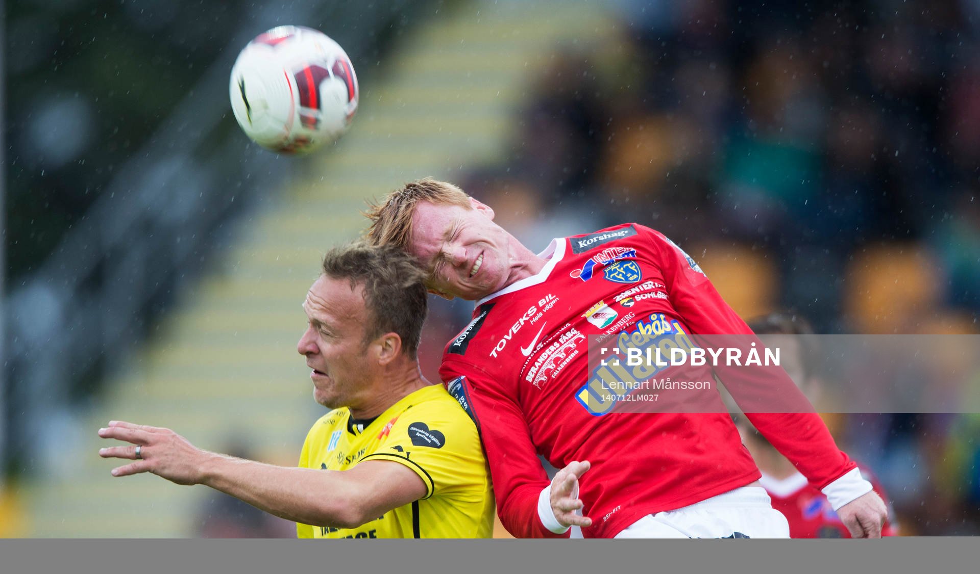 Mjällbys Marcus Ekenberg och Falkenbergs Dan Keat i
