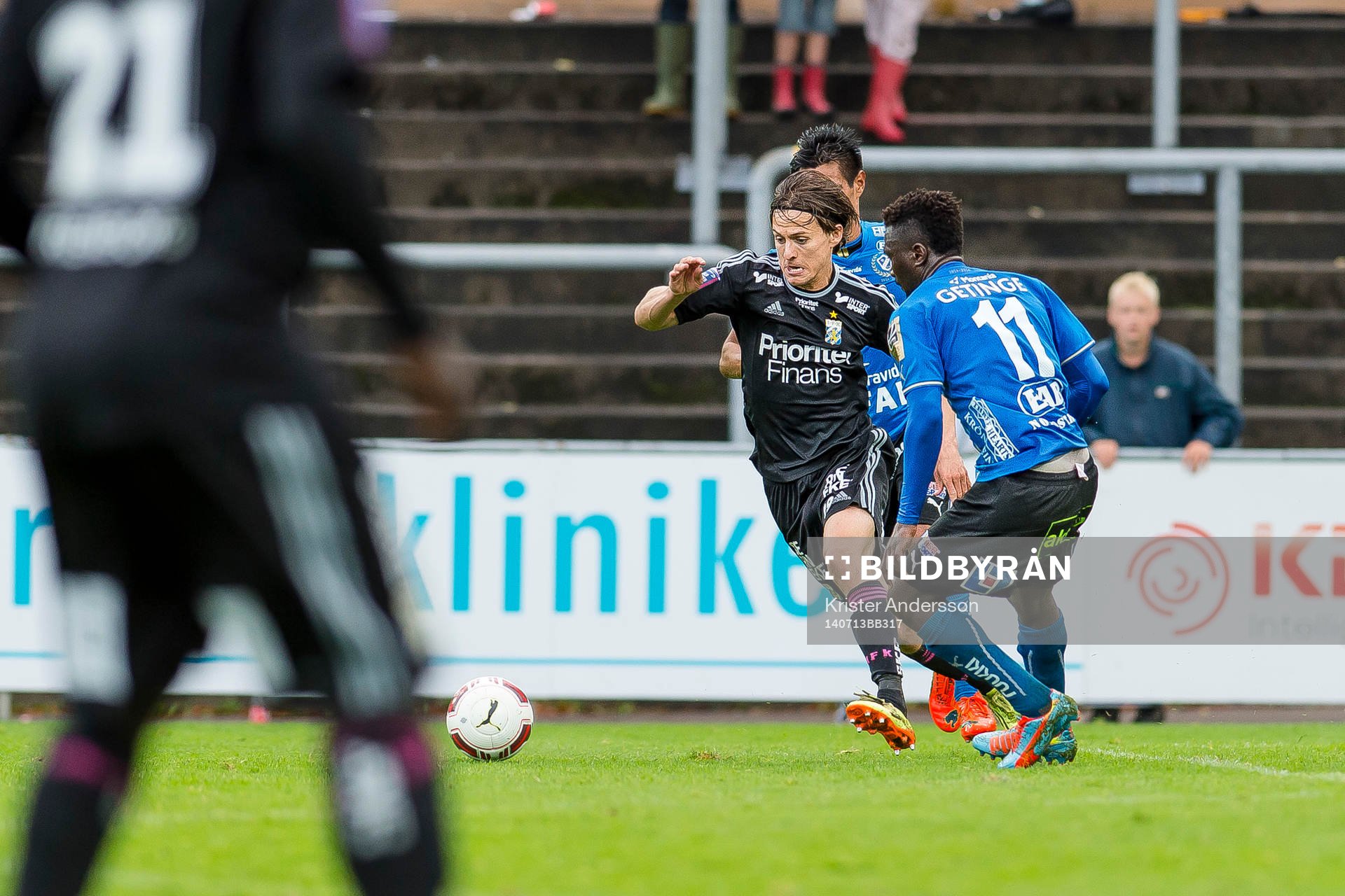 IFK Göteborgs Lasse Vibe och Halmstads King Osei Gyan