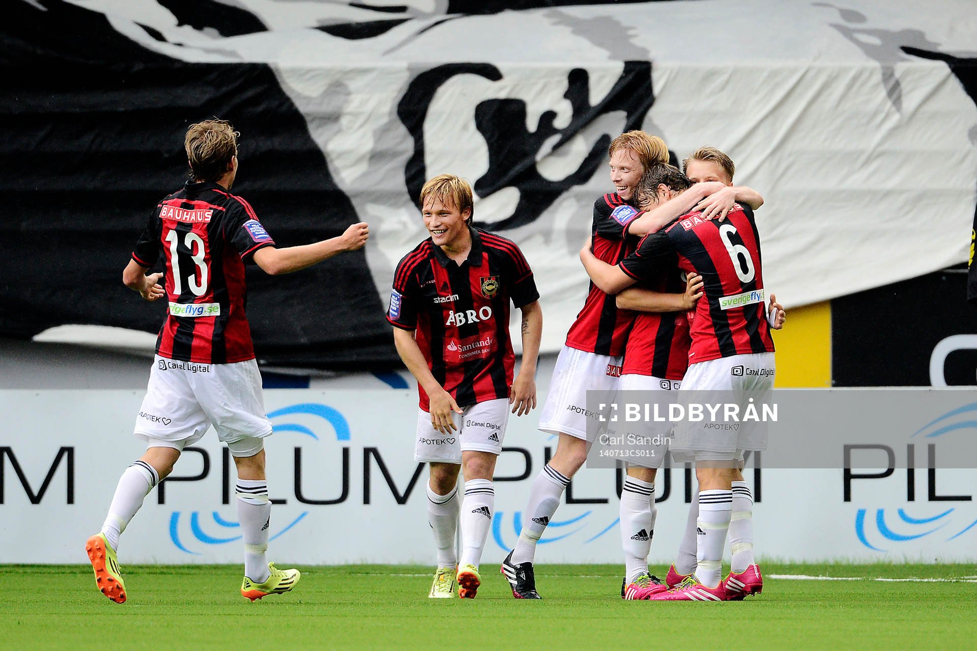 Brommapojkarnas spelare jublar