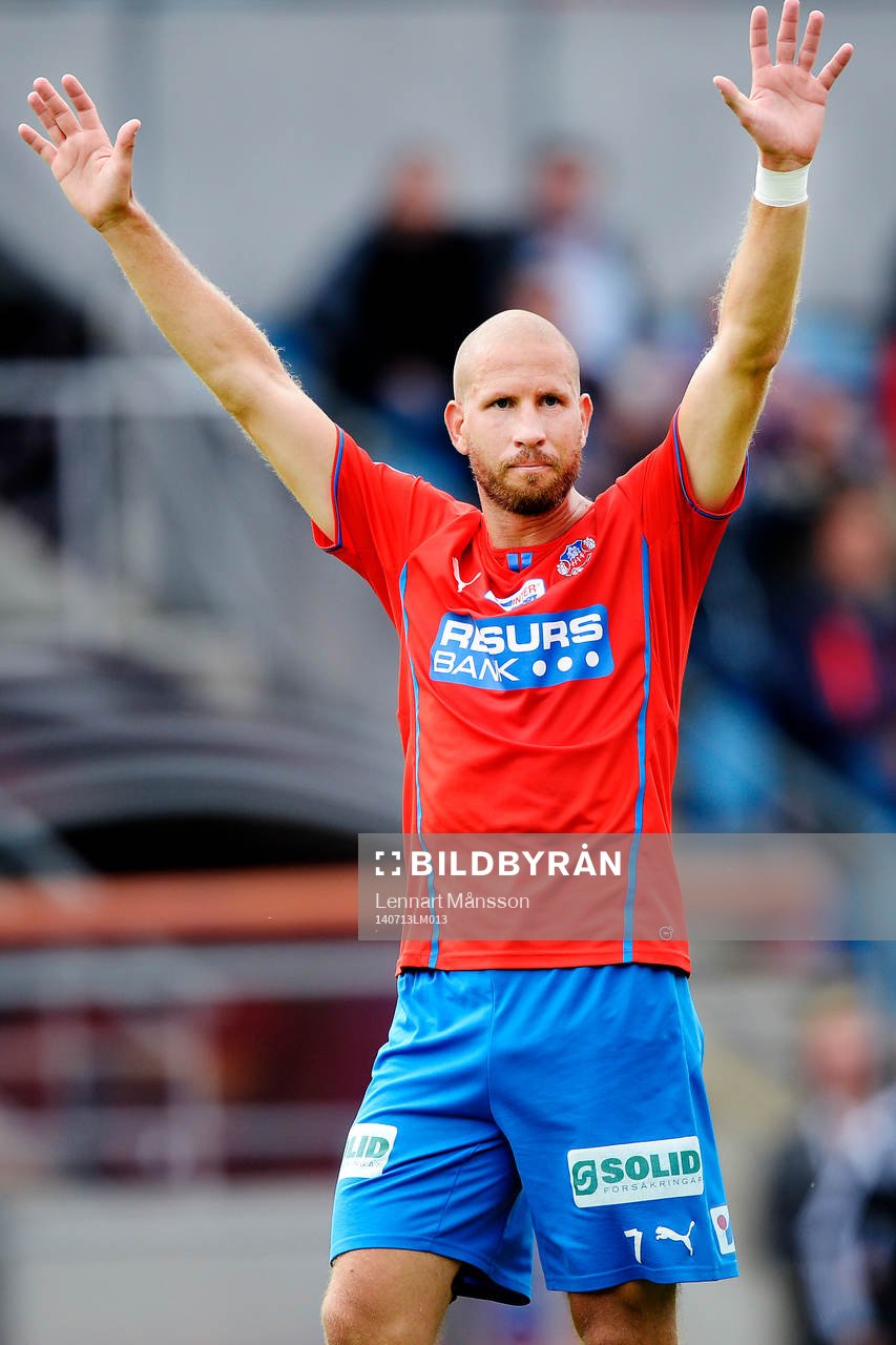 Helsingborgs Mattias Lindström jublar