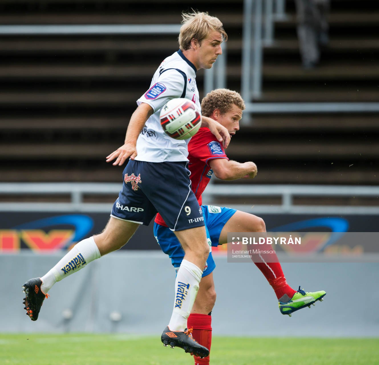 Gefles Johan Oremo och Helsingborgs Christoffer Andersson i