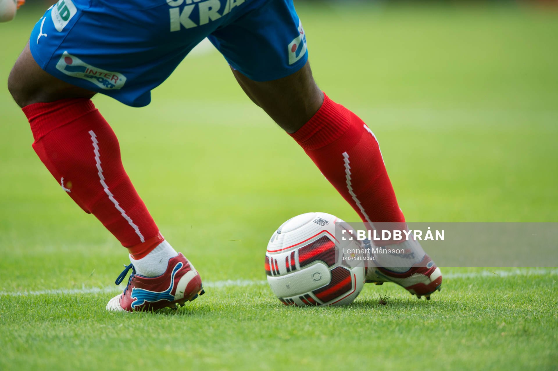 Bollbehandling i den allsvenska fotbollsmatchen mellan Helsingborg och Gefle i Helsingborg 13 juli.