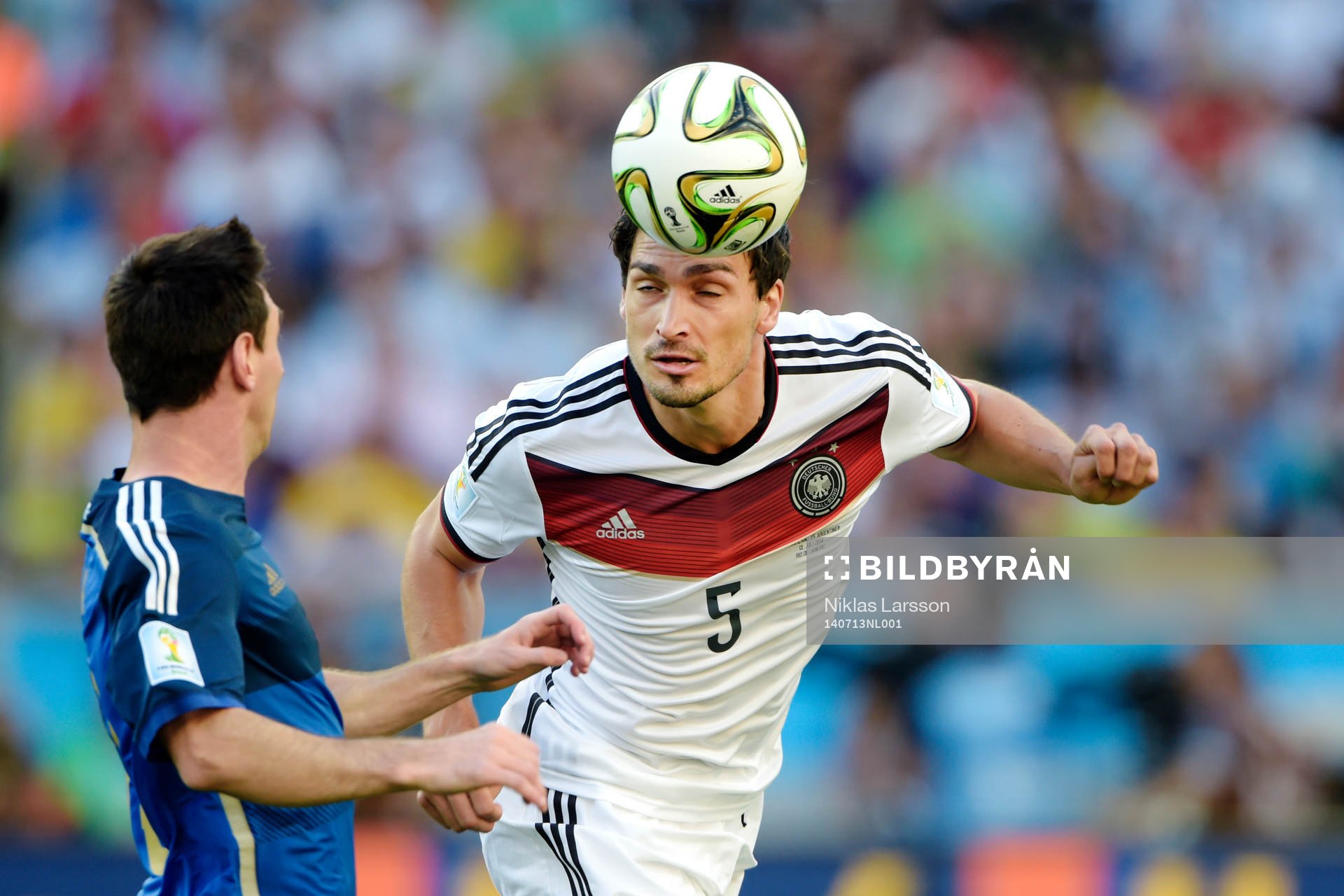Argentinas Lionel Messi och Tysklands Mats Hummels