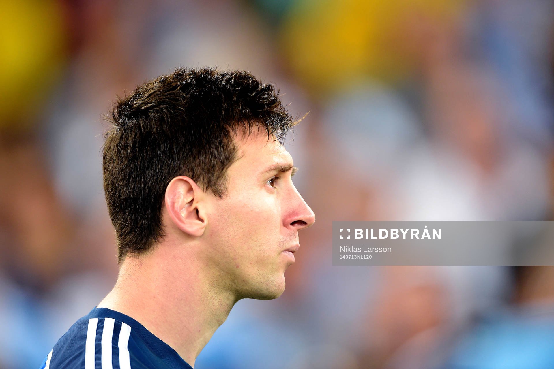 Argentinas Lionel Messi deppar