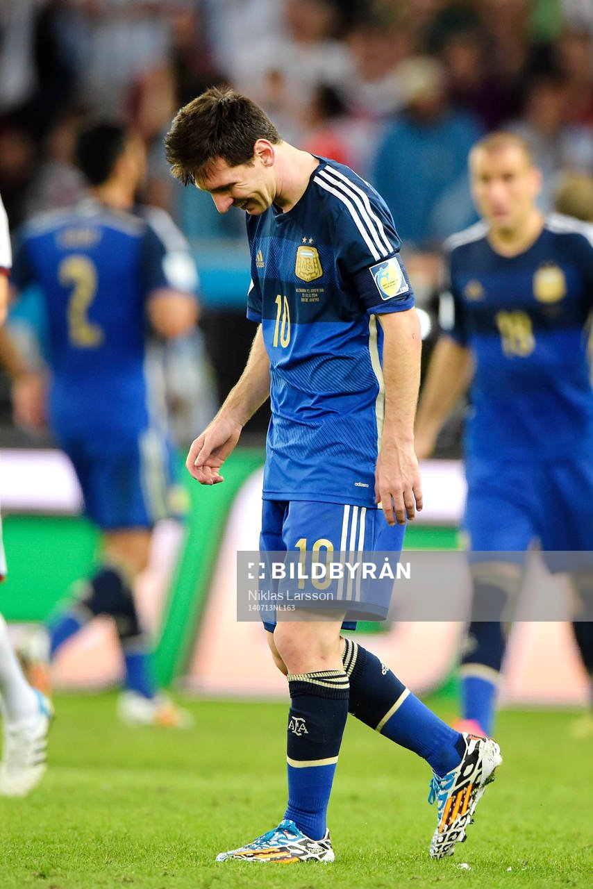 Argentinas Lionel Messi deppar