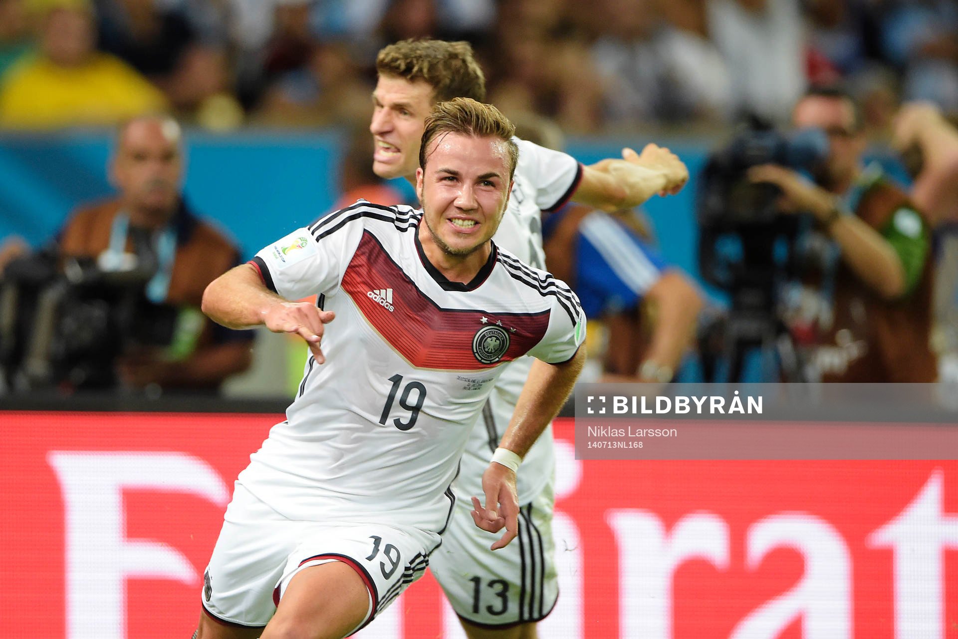 Tysklands Mario Götze och Thomas Müller jublar