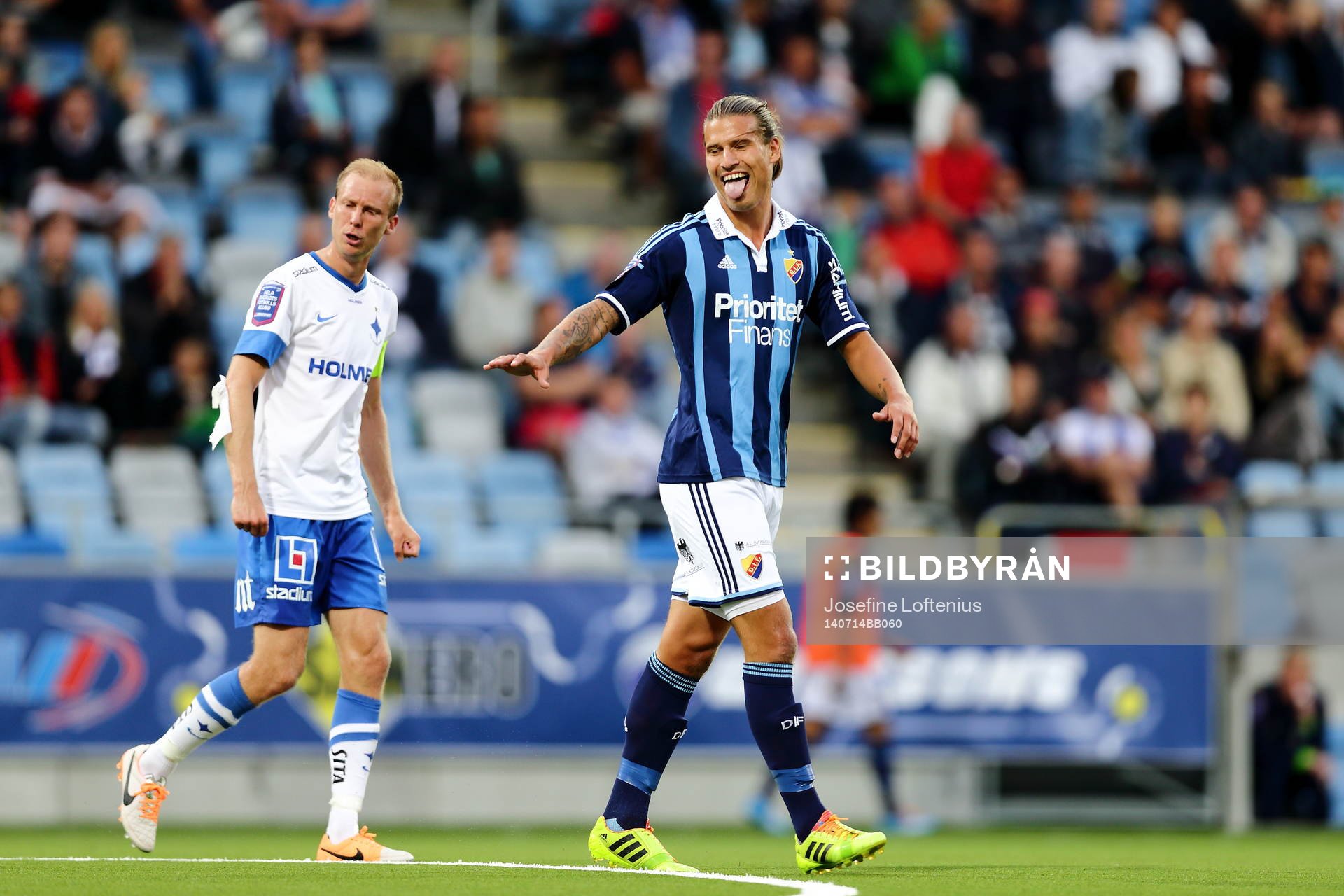 Djurgårdens Aleksandar Prijovic ser glad ut medan