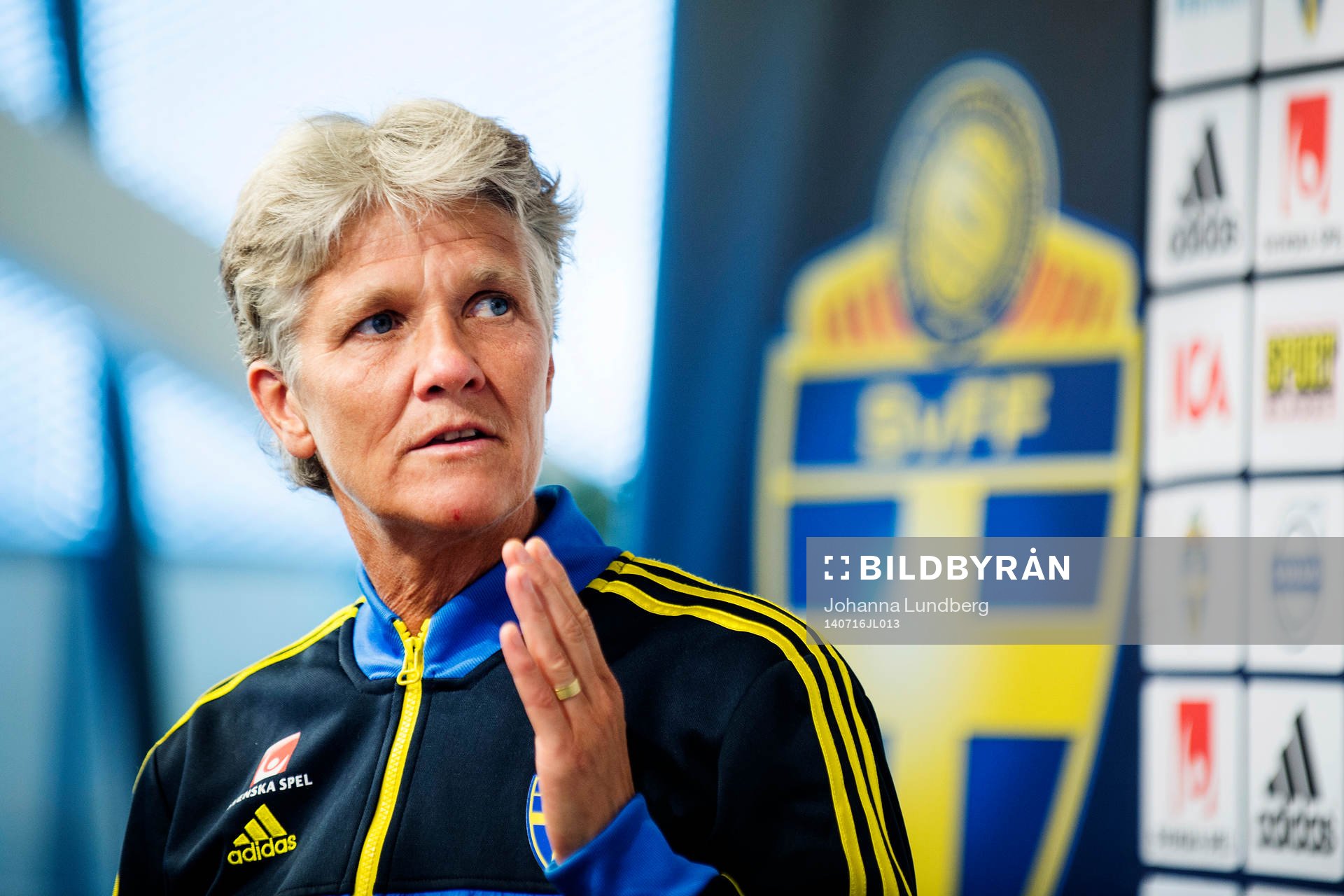 Sveriges förbundskapten Pia Sundhage presenterar