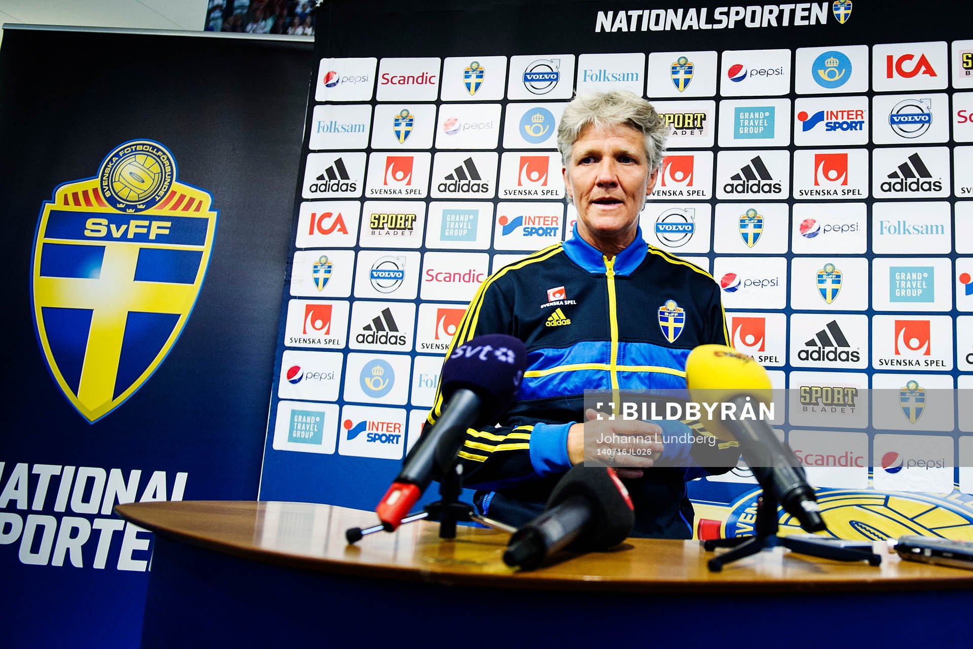 Sveriges förbundskapten Pia Sundhage presenterar