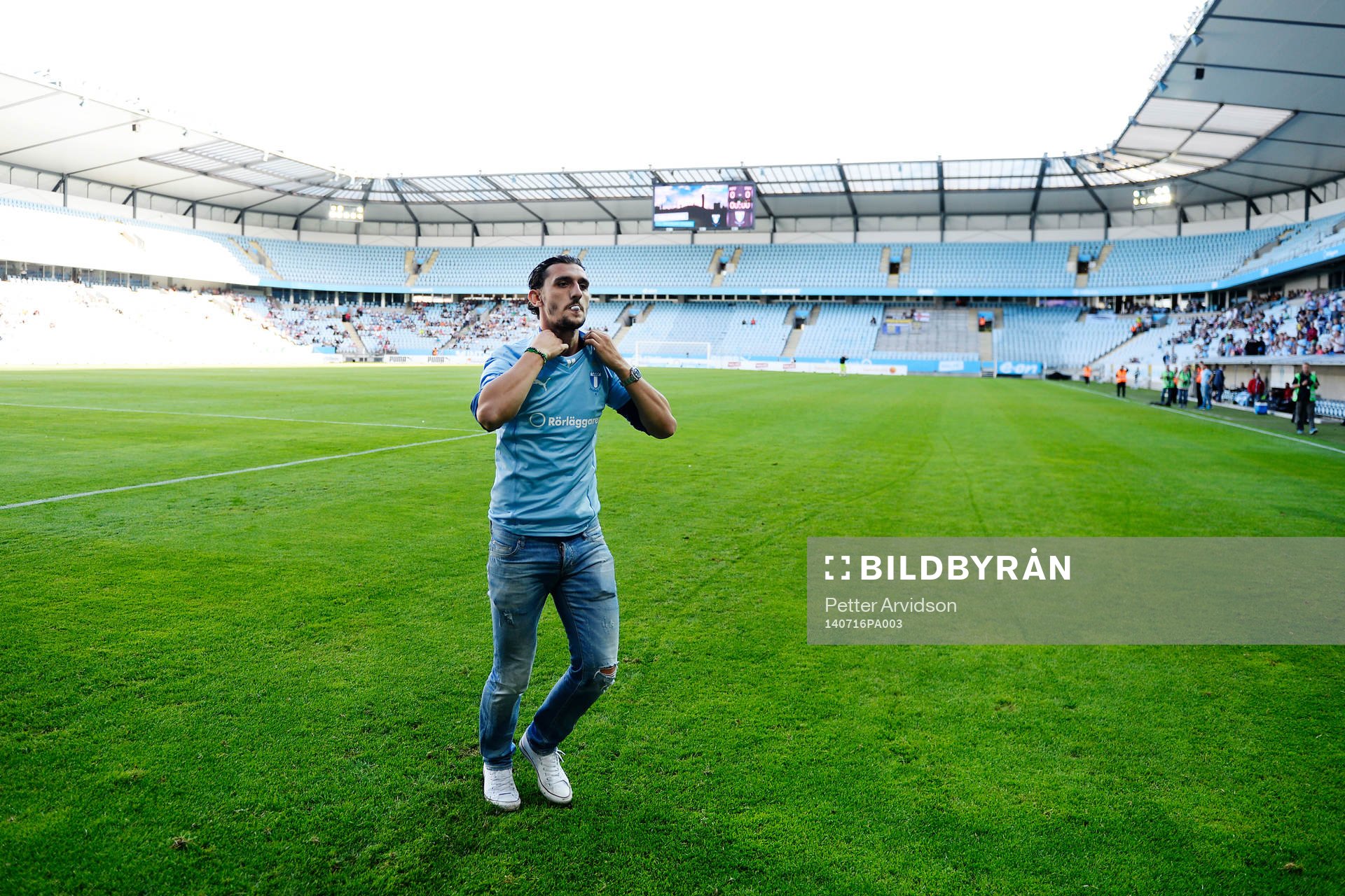 Malmö FF presenterar Agon Mehmeti  som nyförvärv innan