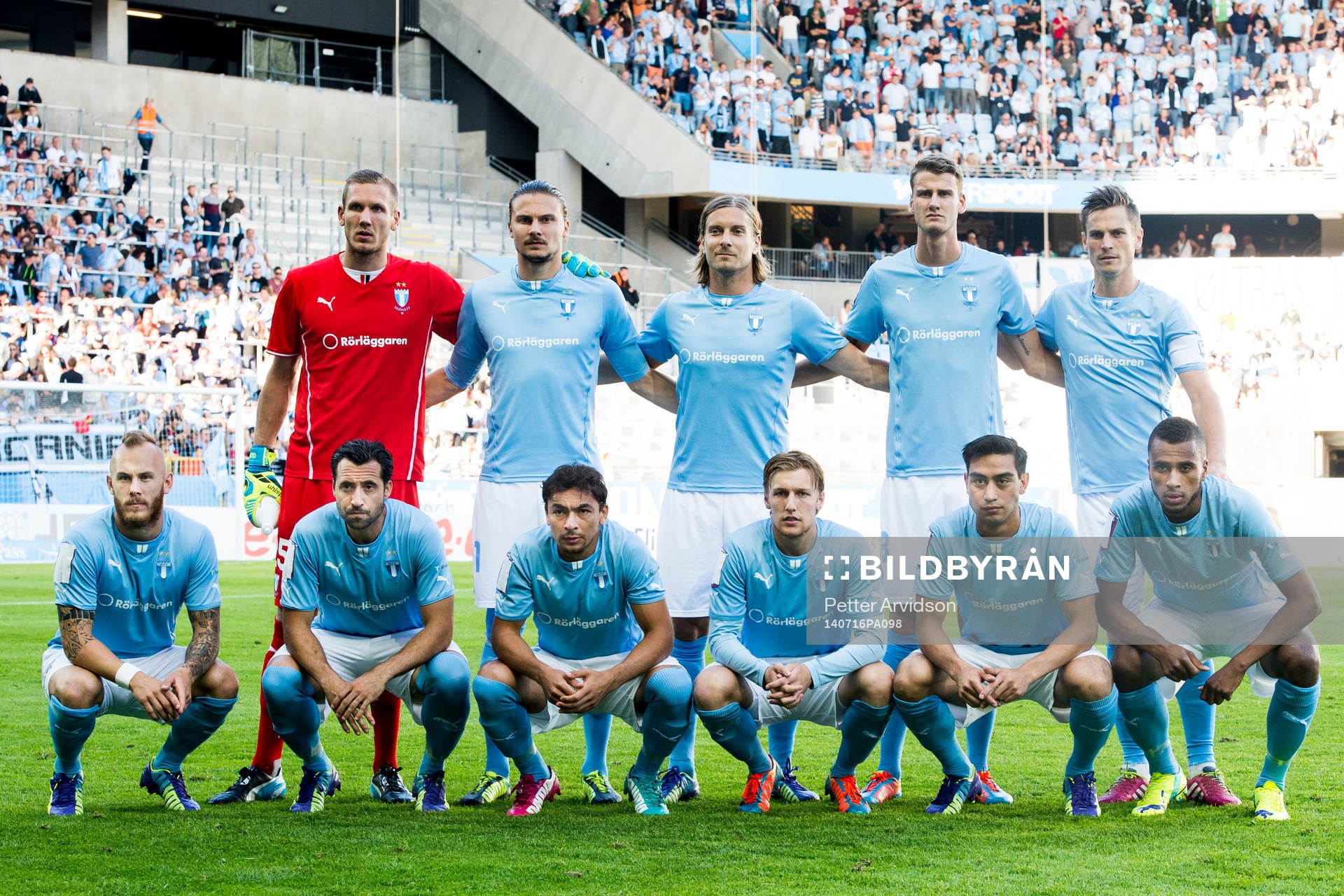 Malmö FFs startelva, övre raden från vänster, målvakt