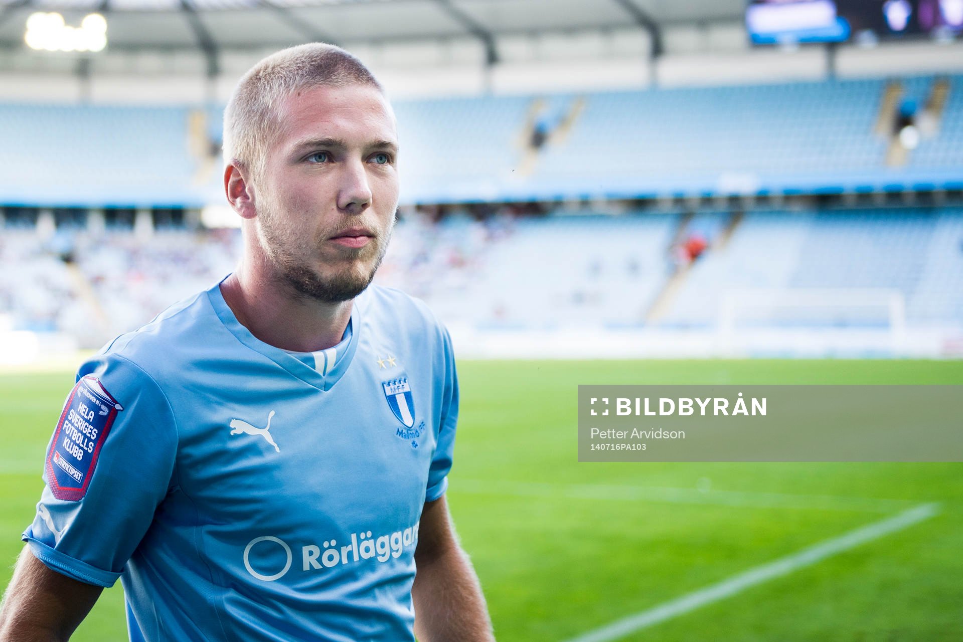 Albin Tinnerholm presenteras för publiken som nyförvärv under fotbollsmatchen mellan Malmö FF och FK Ventspils i kvalet till Champions League den 16 juli 2014 i Malmö. 