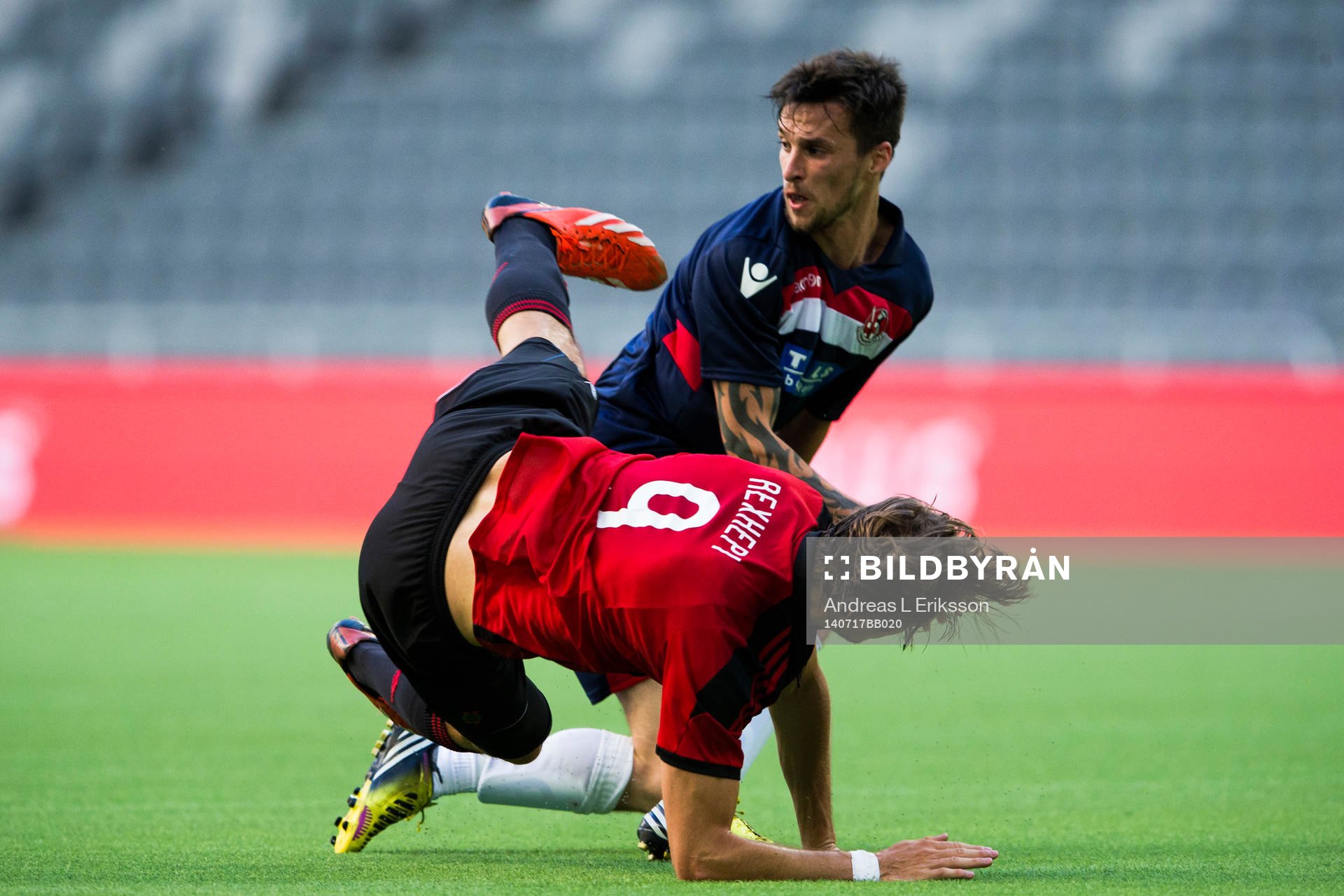 Brommapojkarnas Dardan Rexhepi och Crusaders Declan Caddell