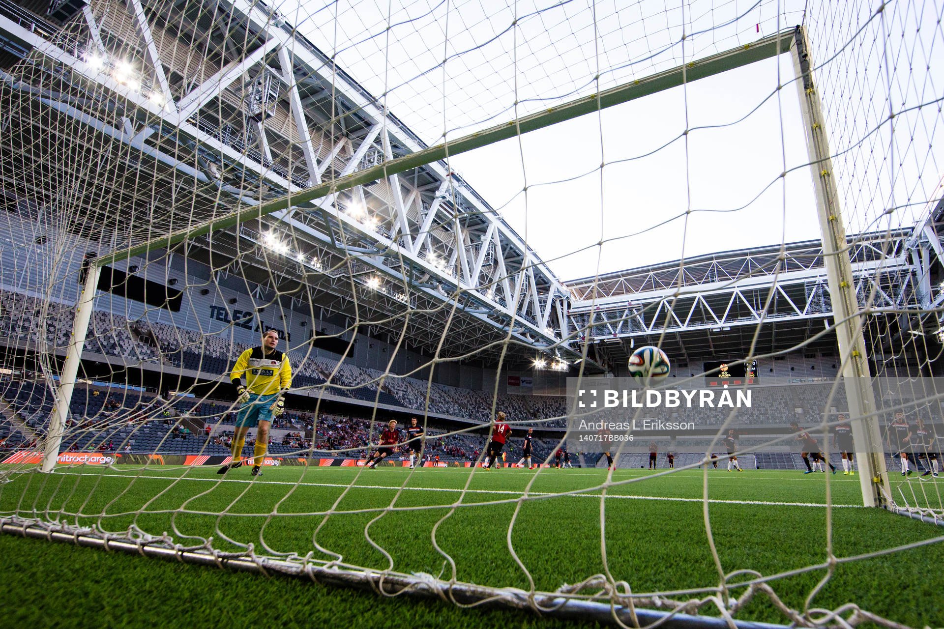 Brommapojkarnas Nicklas Bärkroth gör 4-0 på straff bakom