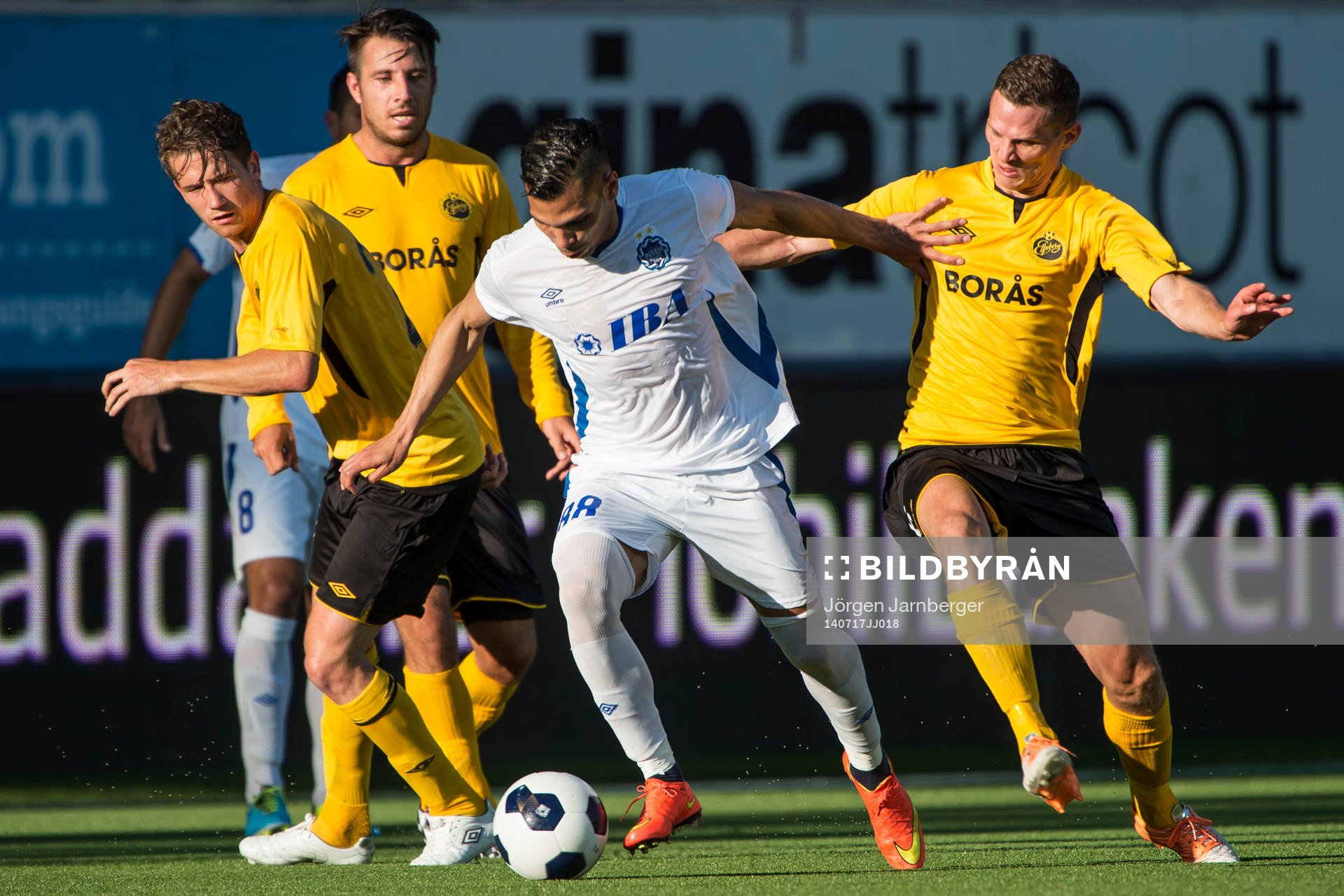Inter Bakus Derlis David Meza Colli och Elfsborgs Jon Jönsson (h) under fotbollsmatchen i Europa league mellan IF Elfsborg och Inter Baku den 17 juli 2014 i Borås.