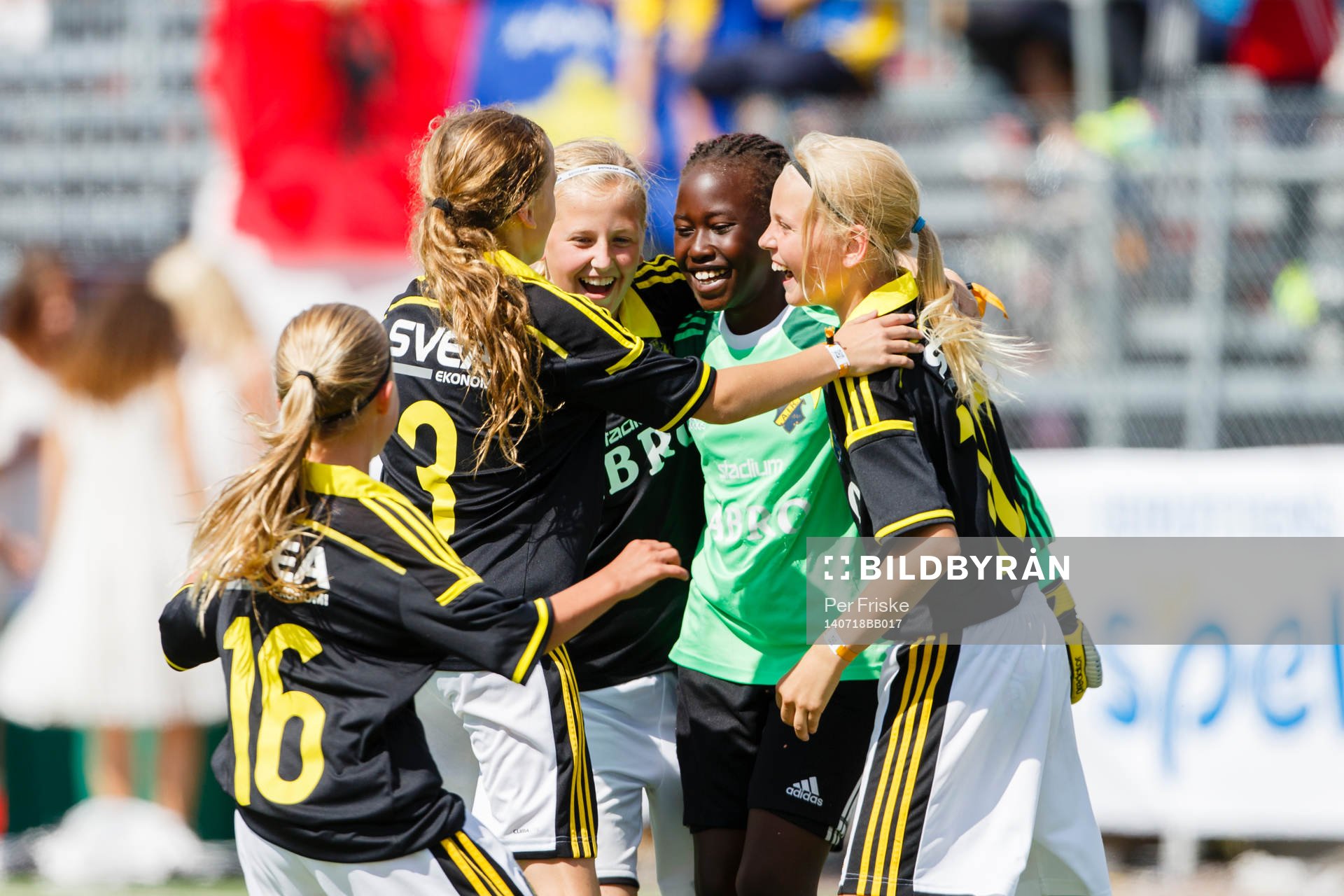 Final i G12 mellan AIK FF och JSSL Arsenal Singapore, AIK jublar efter slutsignalen under Gothia Cup den 18 juli 2014 i Göteborg .