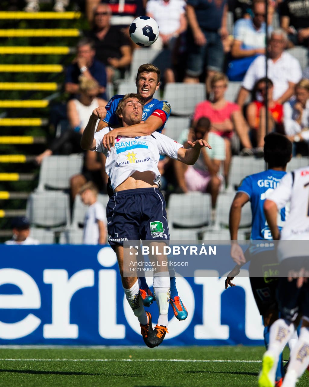 Halmstads Richard Magyar i en nickduell med Gefles Johan Oremo under fotbollsmatchen i Allsvenskan mellan Gefle och Halmstad den 19 juli 2014 i Gävle.