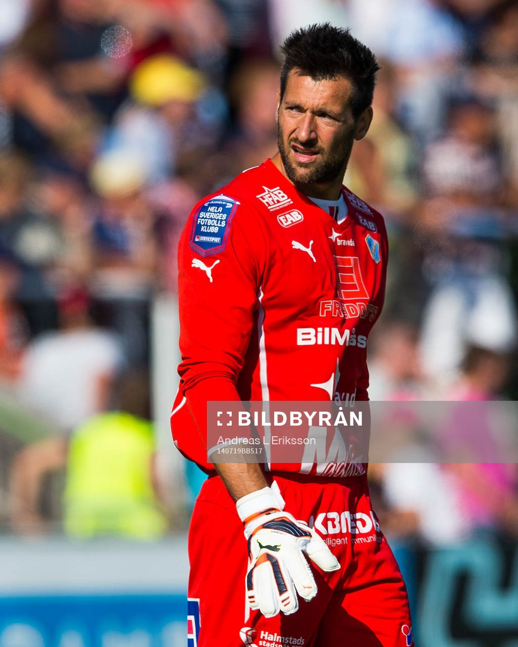 Halmstads målvakt Stojan Lukic under fotbollsmatchen i Allsvenskan mellan Gefle och Halmstad den 19 juli 2014 i Gävle. 