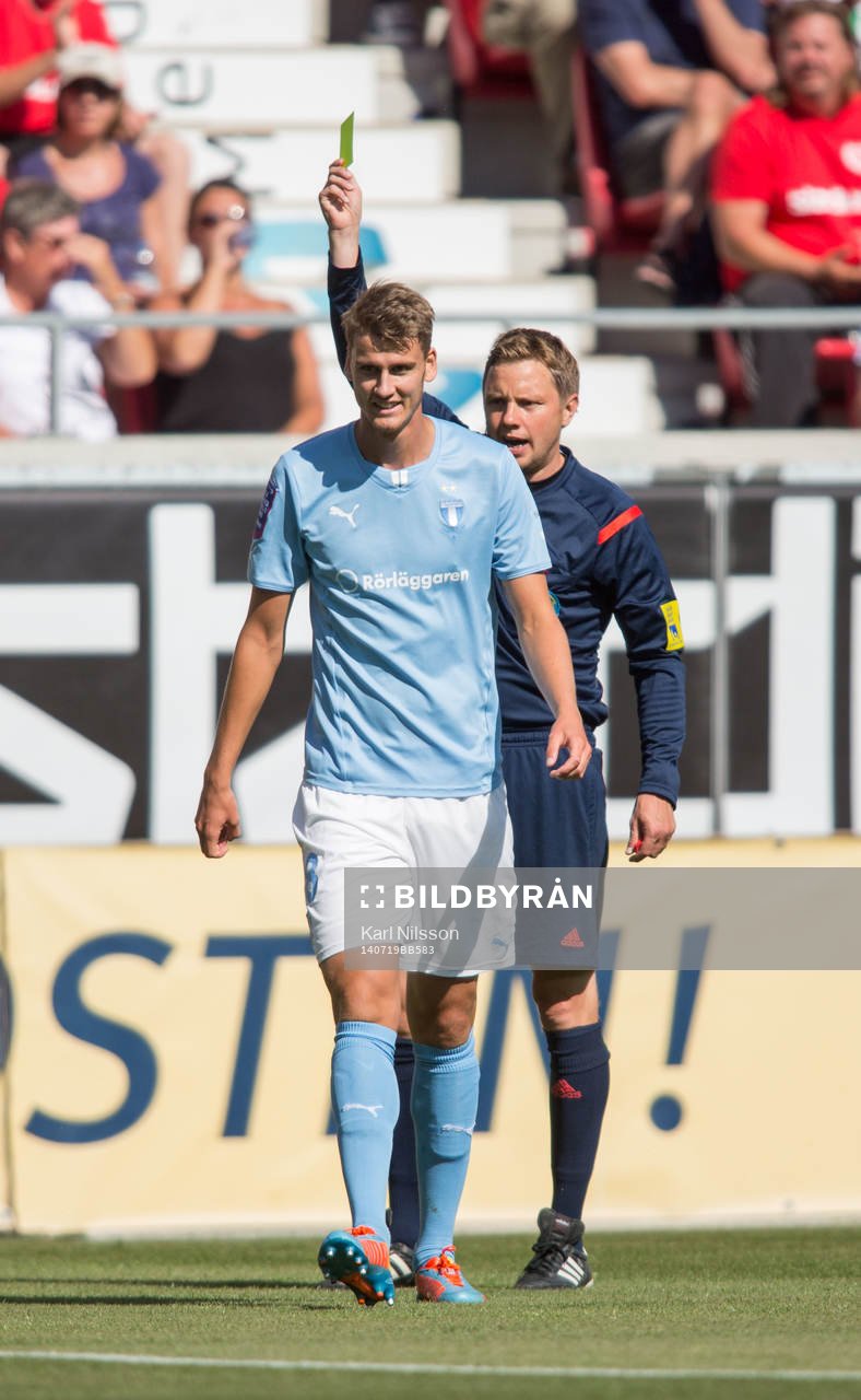 Malmös Johan Hammar får gult kort