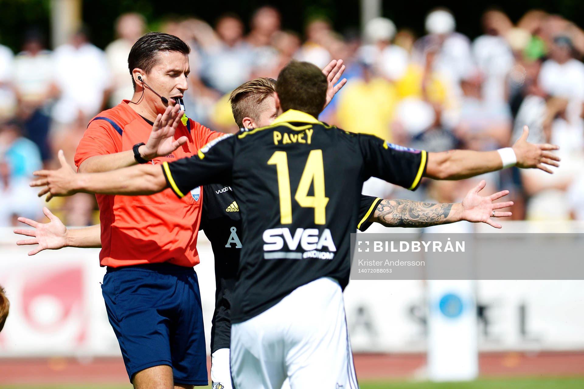 AIK får ett mål bortdömt av domare Bojan Pandzic under fotbollsbollmatchen i allsvenskan mellan Falkenberg och AIK den 20 juli 2014 i Falkenberg.