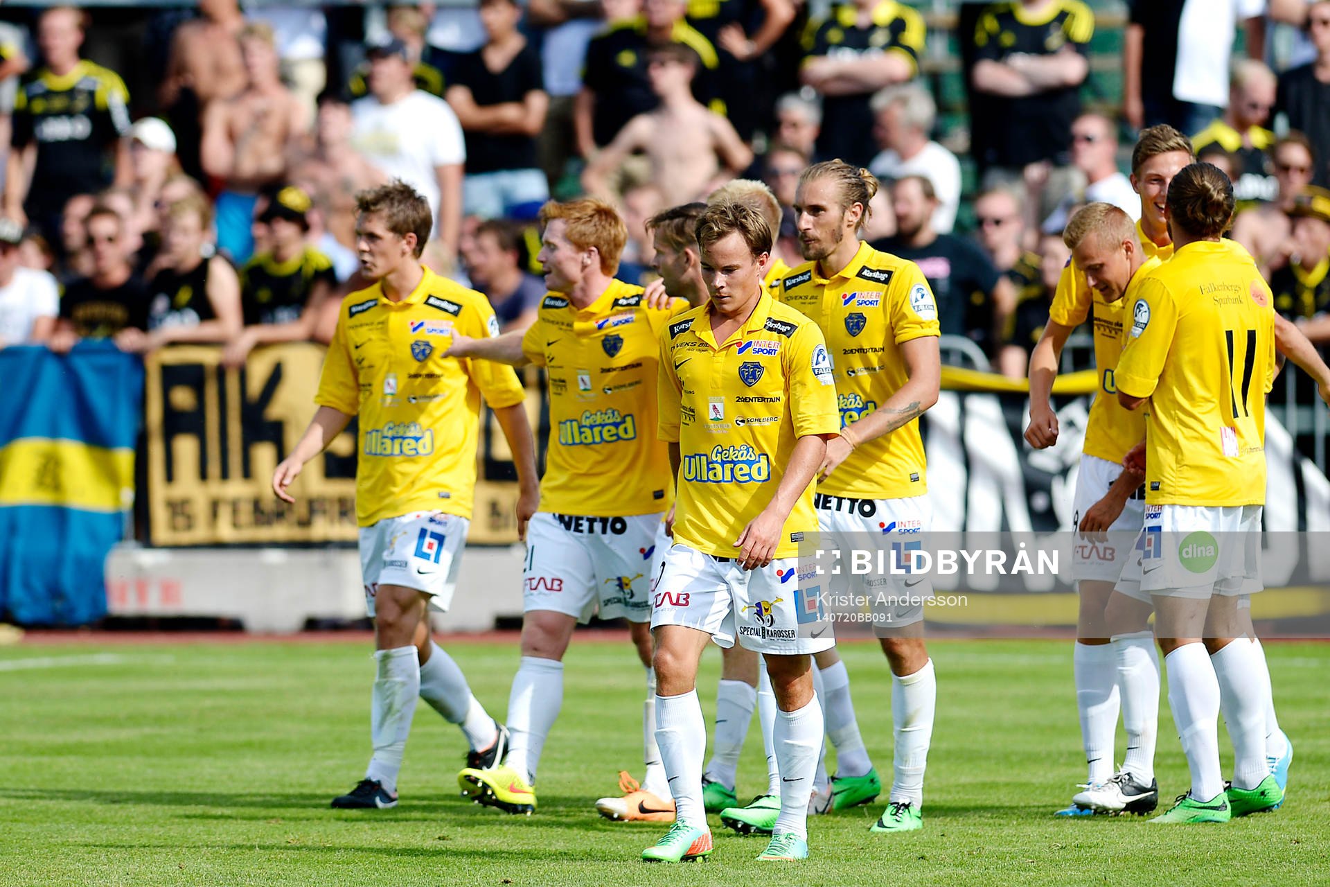 Falkenbergs spelare jublar efter att Andrés Thorleifsson gjort 4-1 under fotbollsbollmatchen i allsvenskan mellan Falkenberg och AIK den 20 juli 2014 i Falkenberg.