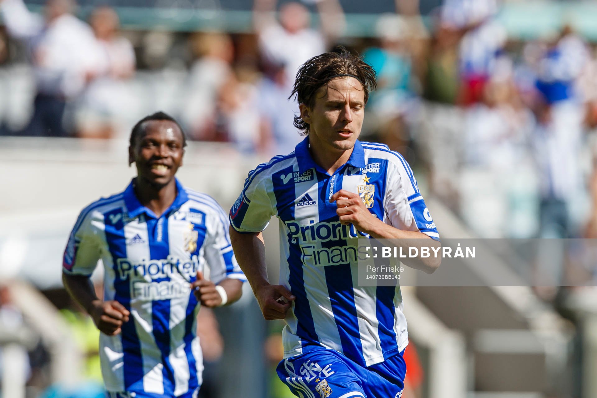 IFK Göteborgs May Mahlangu och Lasse Vibe jublar