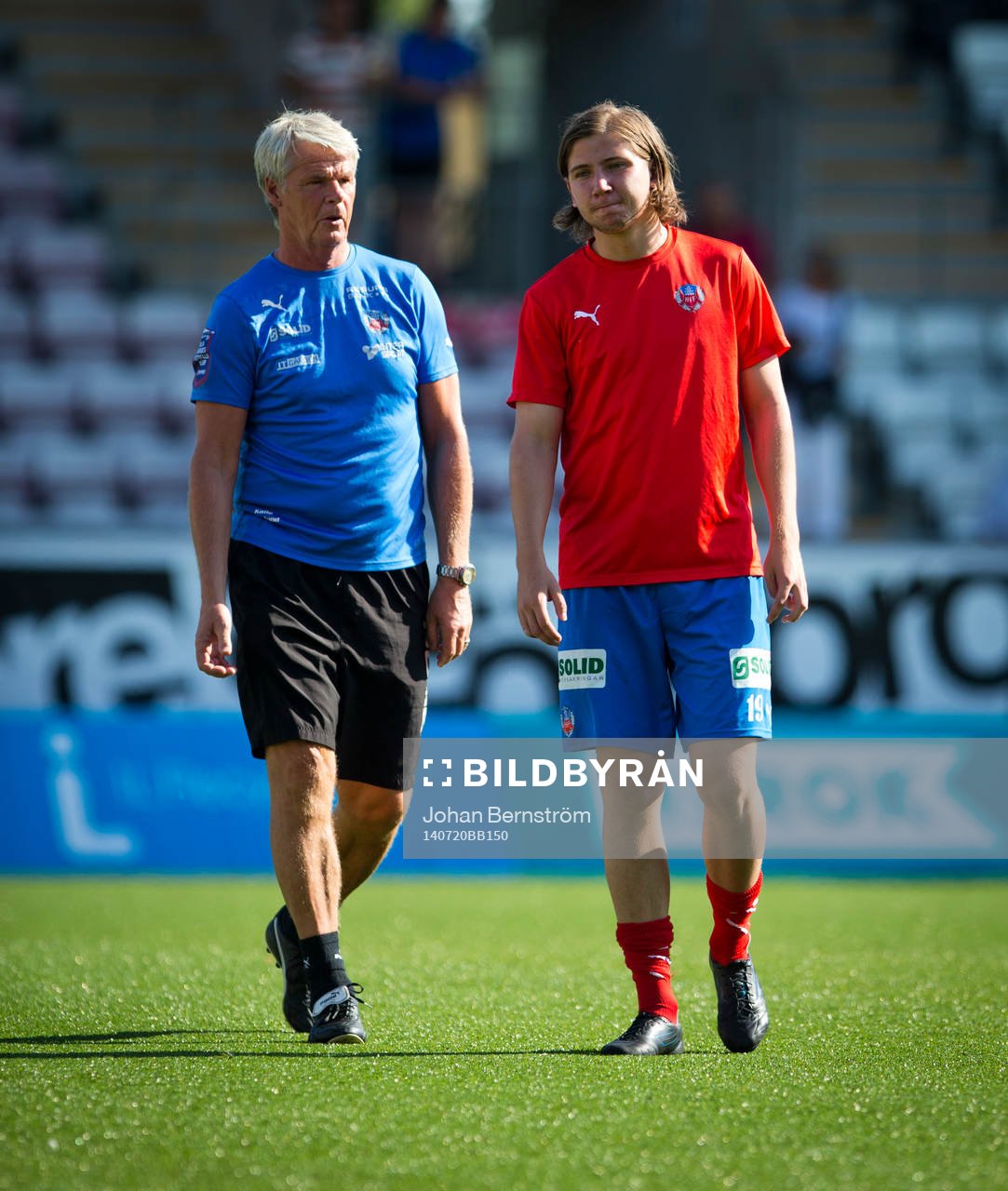 Helsingborgs Darijan Bojanic värmer upp