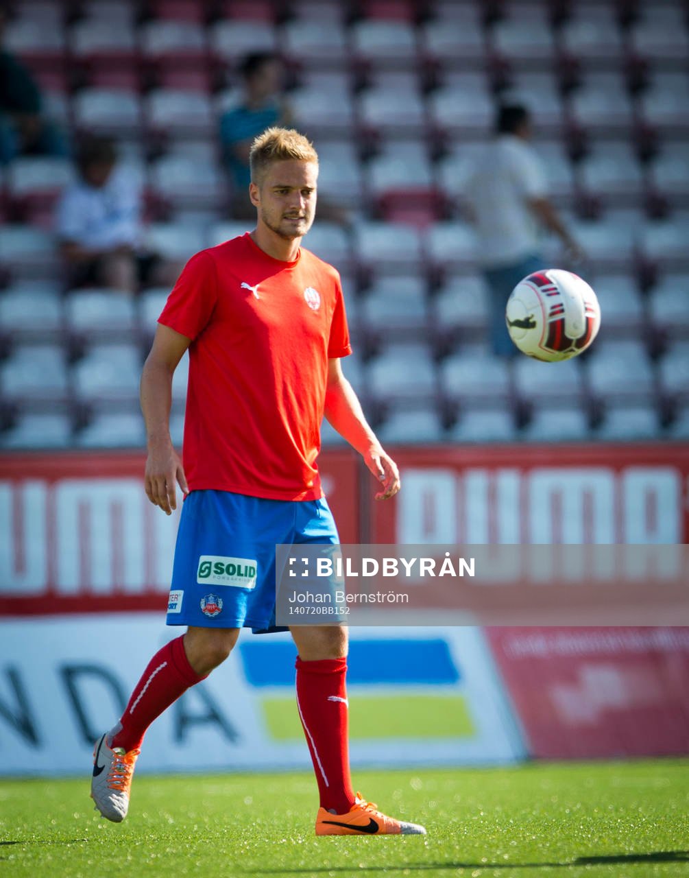 Helsingborgs Johan Mårtensson värmer upp