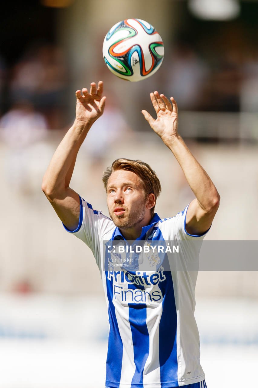 IFK Göteborgs Adam Johansson kastar inkast