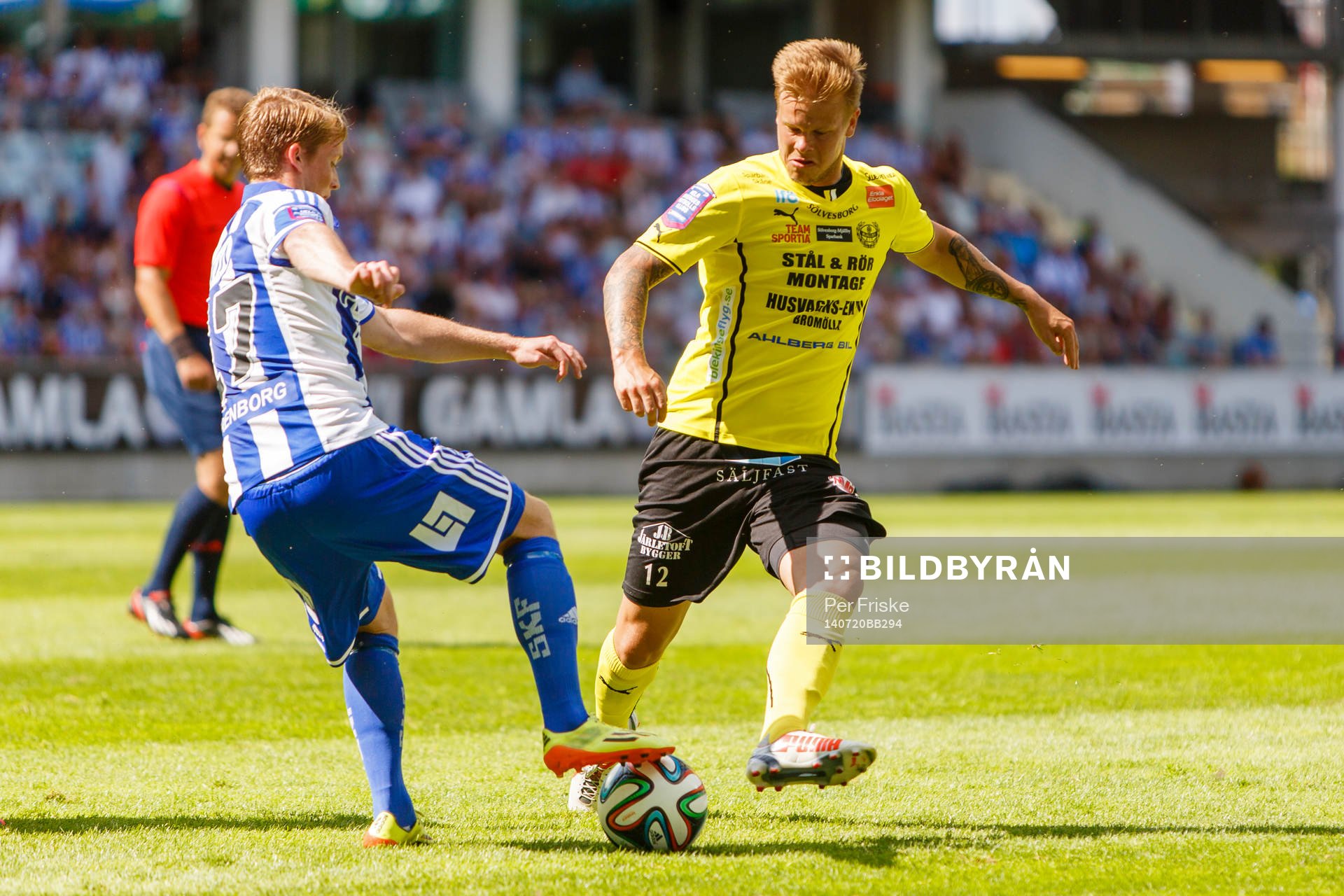 IFK Göteborgs Sam Larsson och Mjällbys David Löfquist i