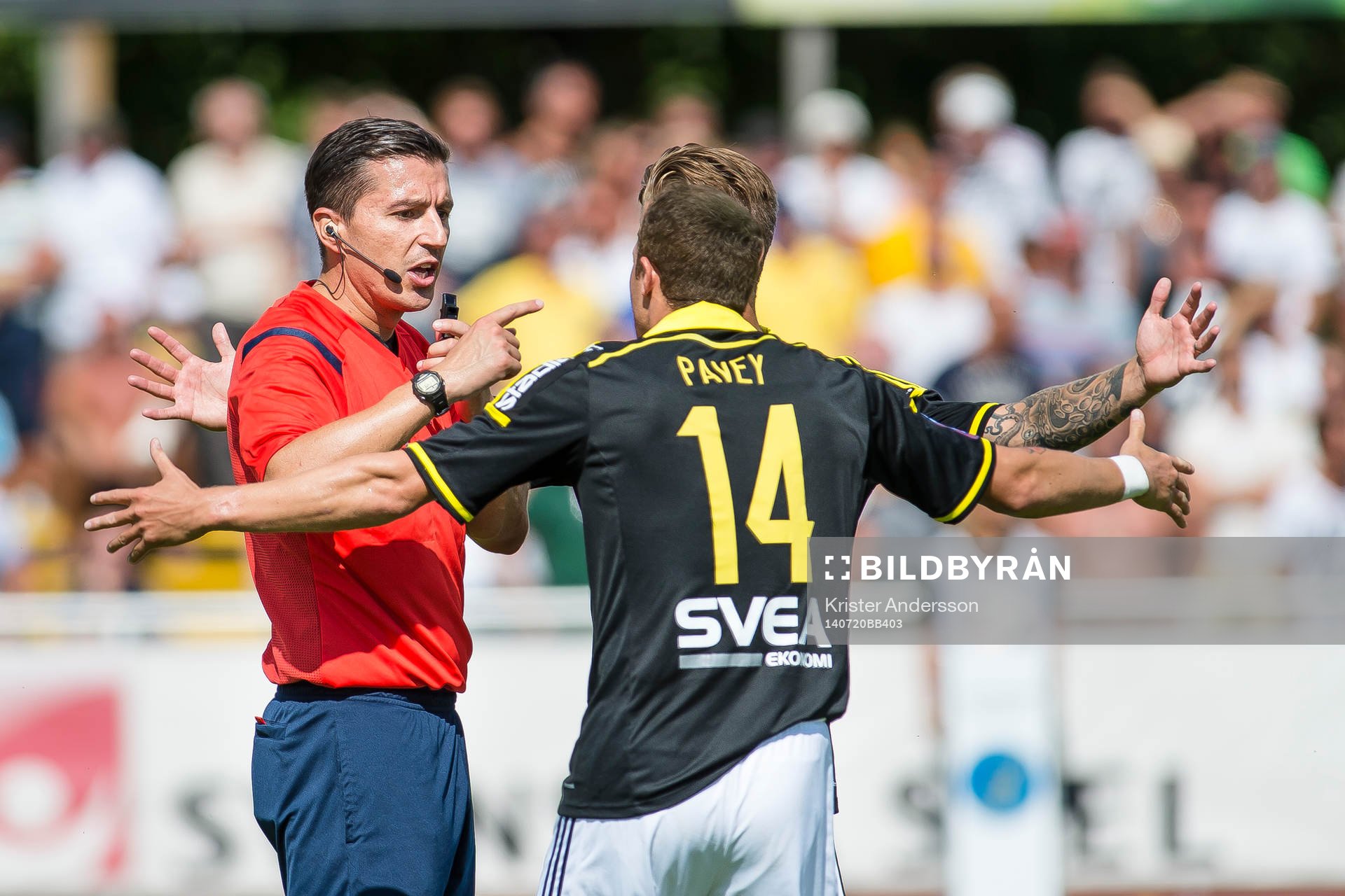 s Kenny Pavey blir frustrerad över domare Bojan Pandzic