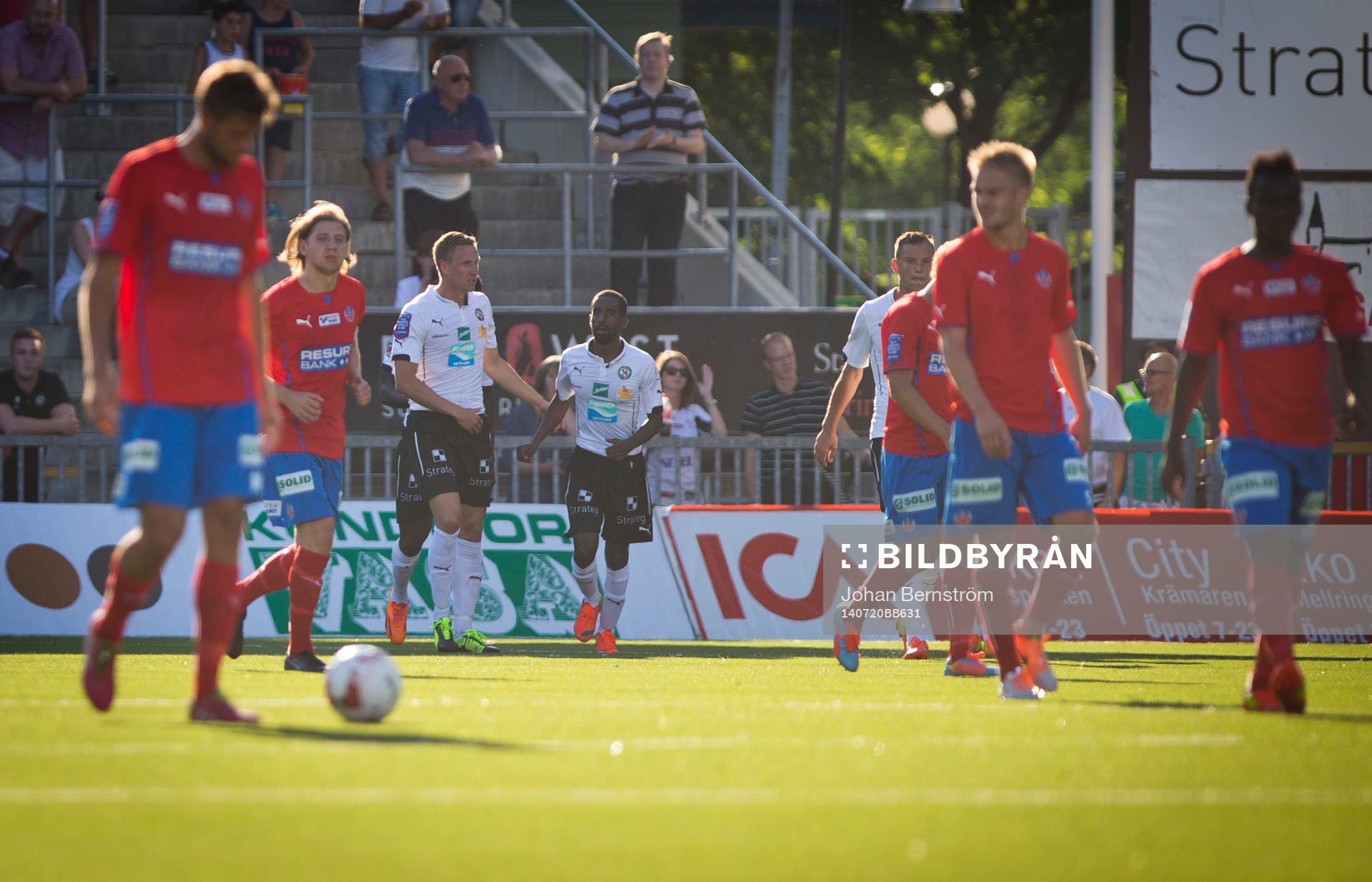 Örebros Marcus Pode gör 1-1 och jublar medans