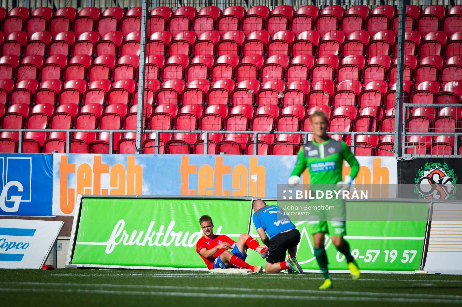 Helsingborgs Johan Mårtensson skadar sig