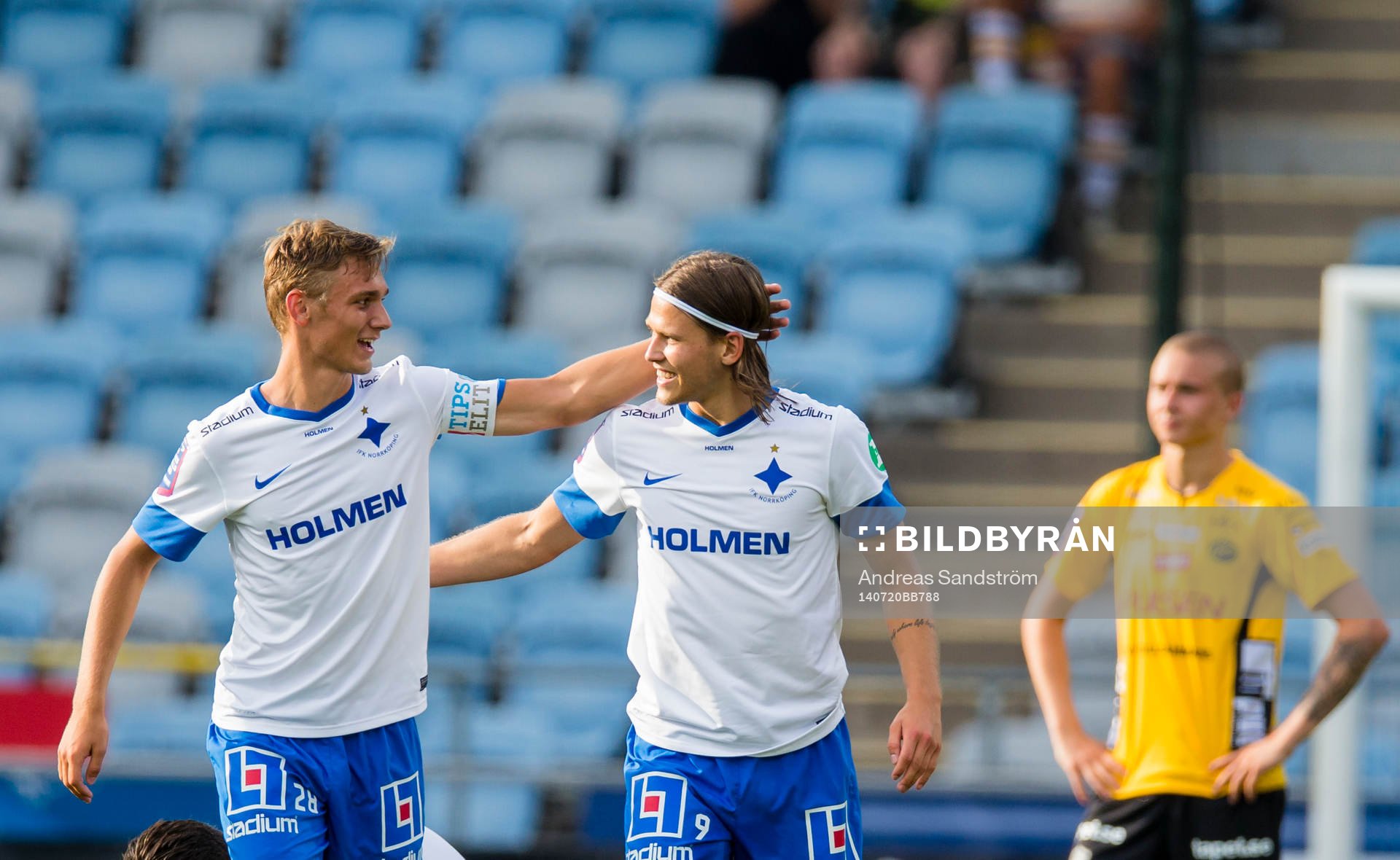 Norrköpings Arnor Ingvi Traustason gör 3-1 och gratuleras